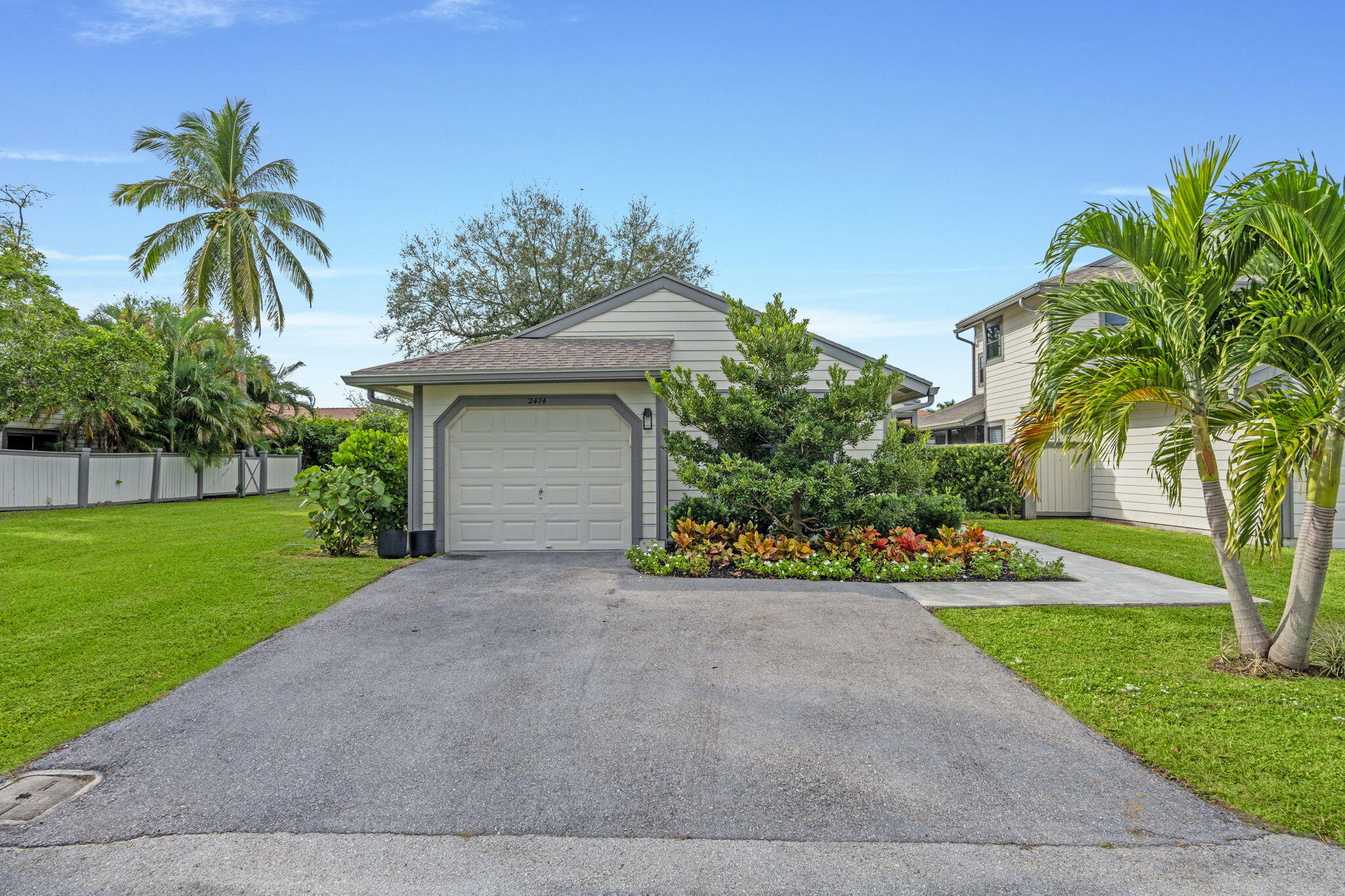 2474 Bedford Mews Wellington, FL 33414