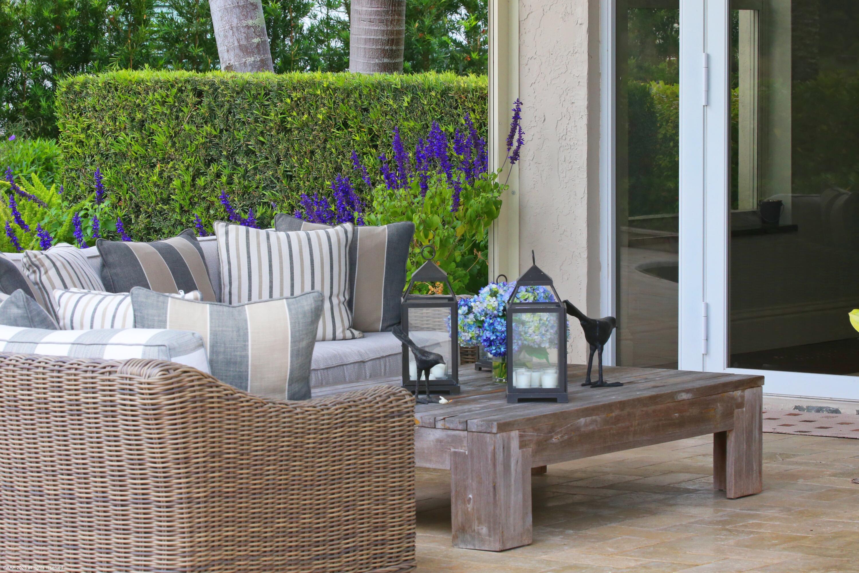 2990 SW Twin Oaks Wellington, FL 33414