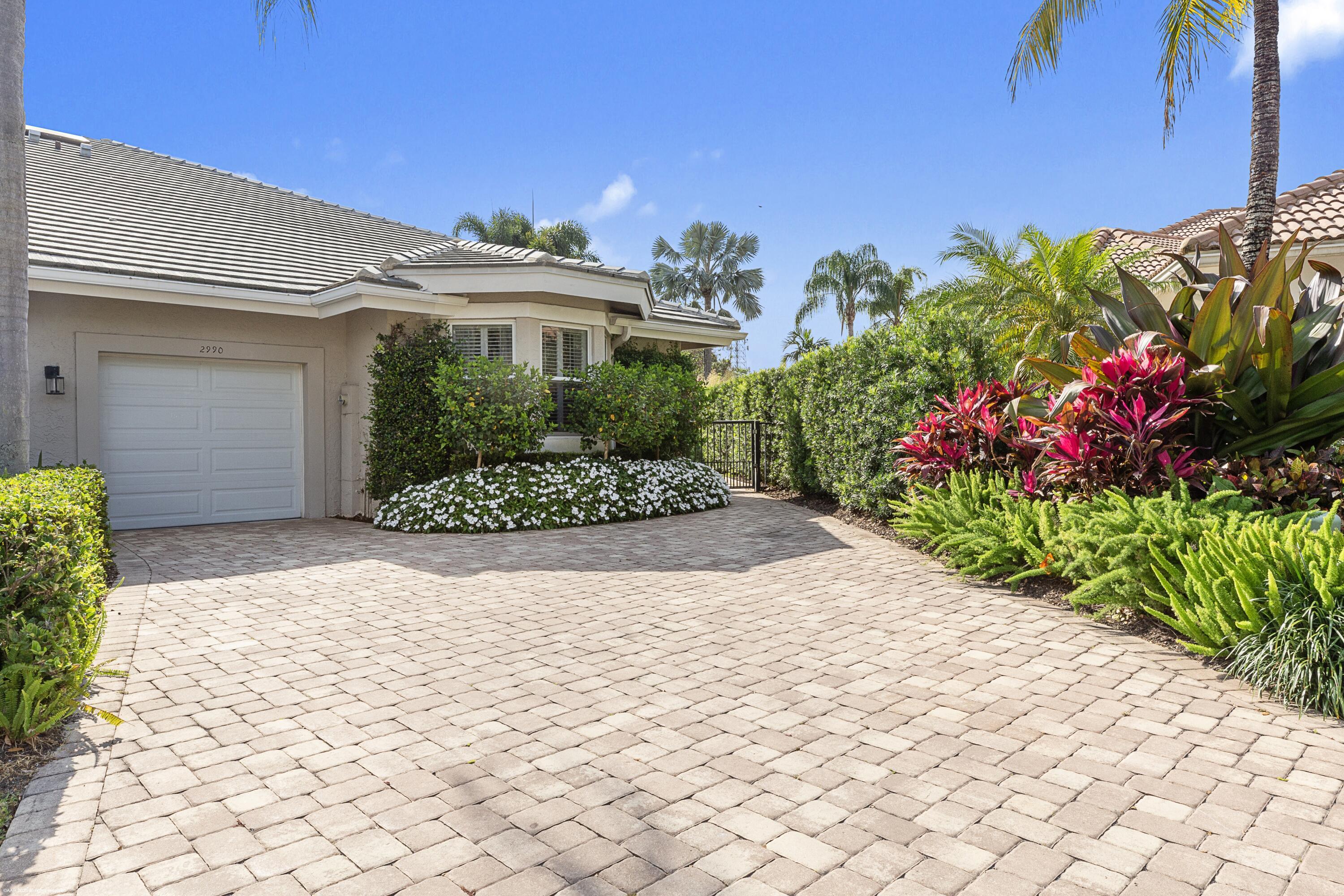 2990 SW Twin Oaks Wellington, FL 33414