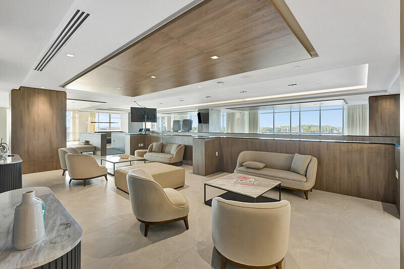 220 Lake Shr #2105 Lake Park, FL 33403