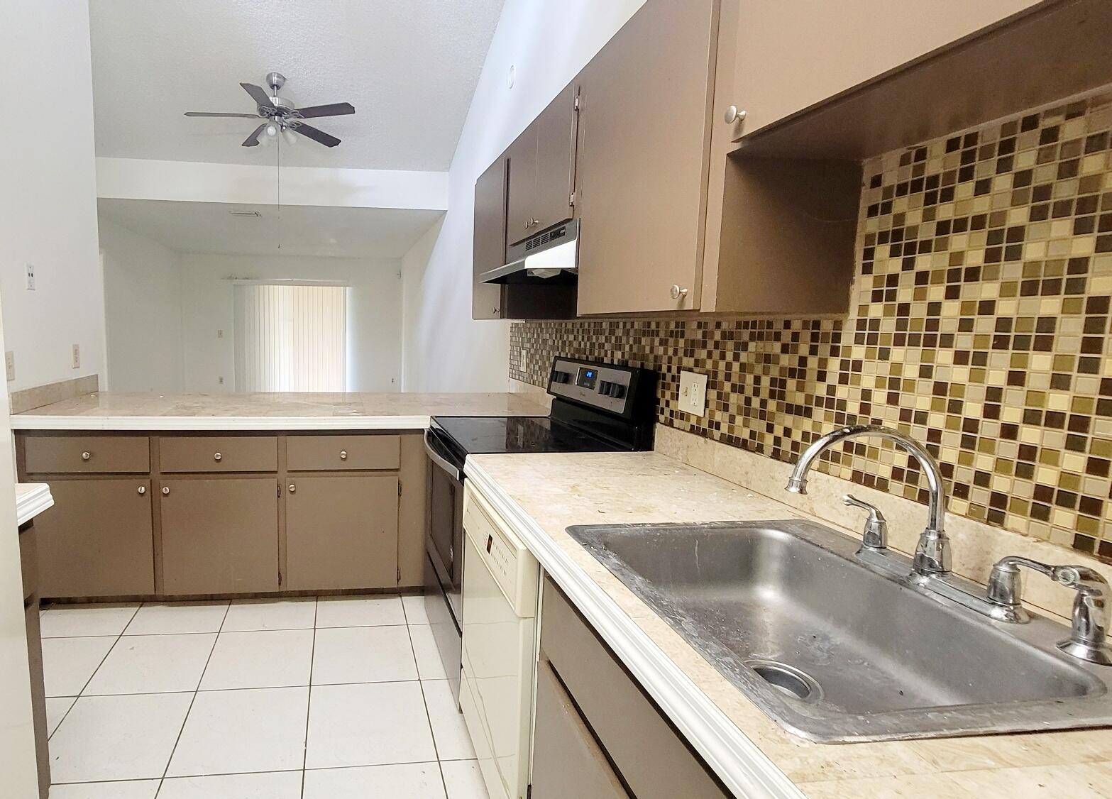 3816 SW 69th #2-q Miramar, FL 33023