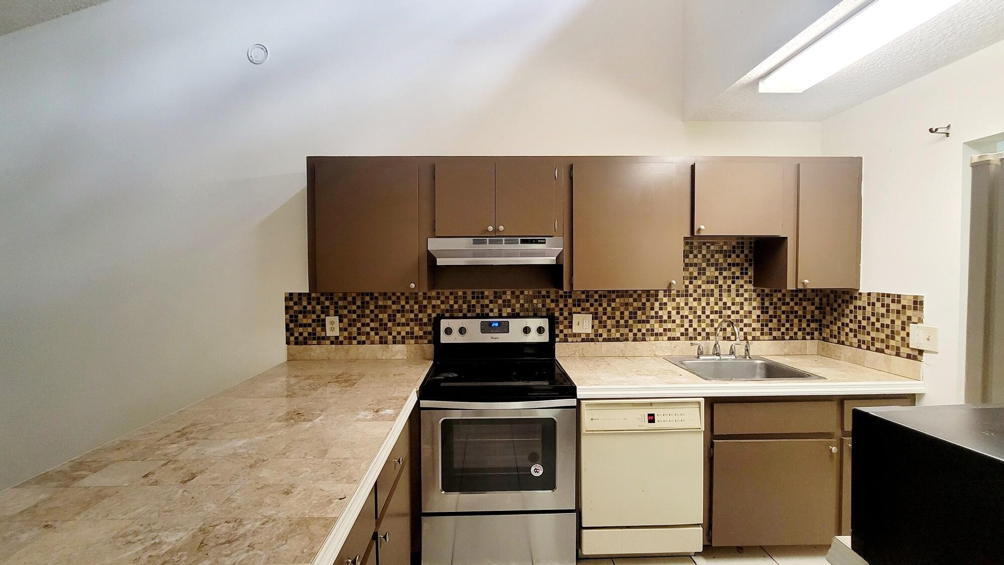 3816 SW 69th #2-q Miramar, FL 33023