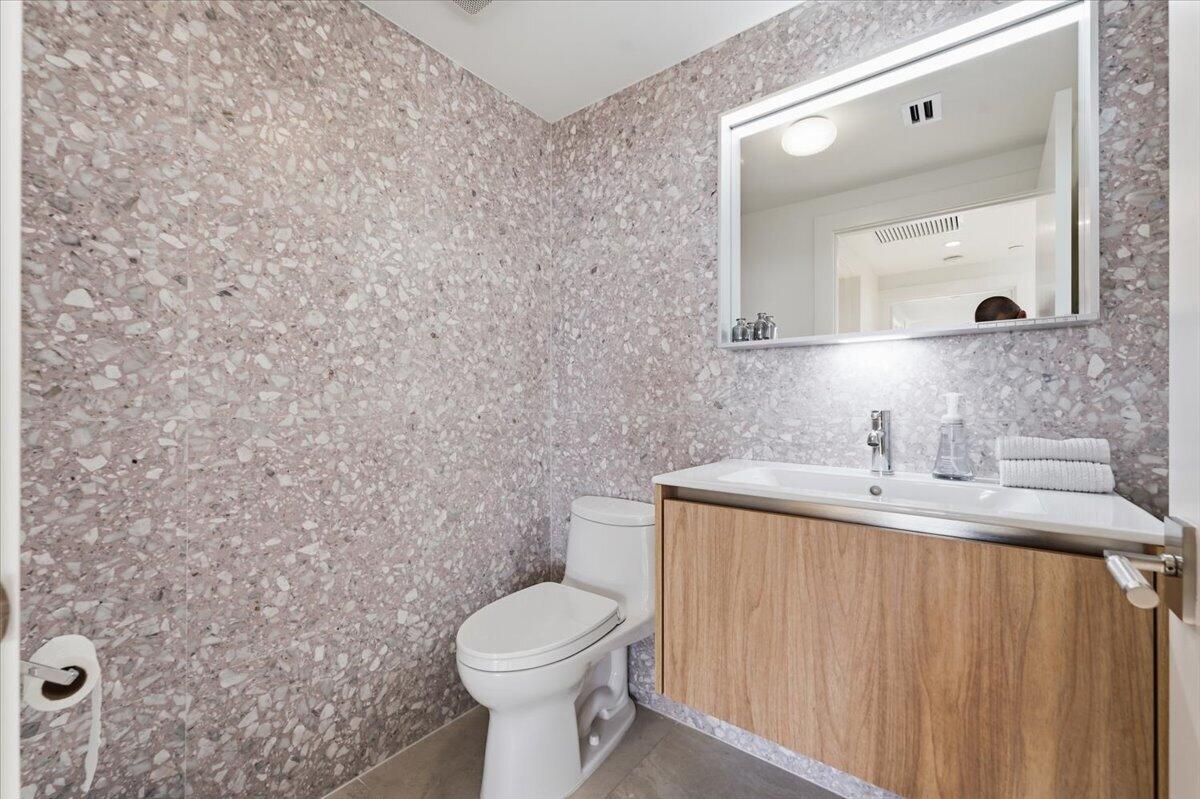 3100 N Ocean #1902 Fort Lauderdale, FL 33308