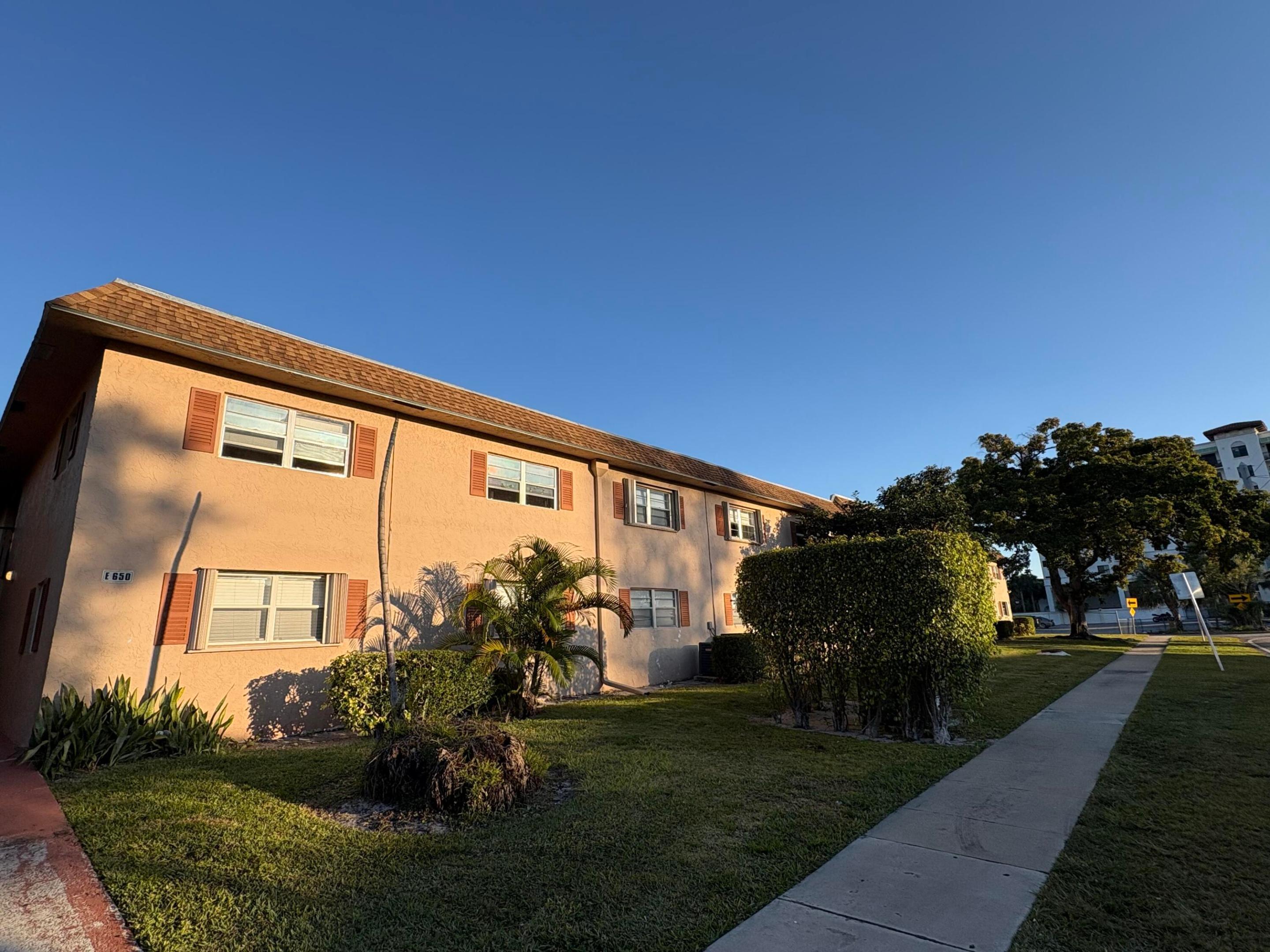 650 SW 2nd #2460