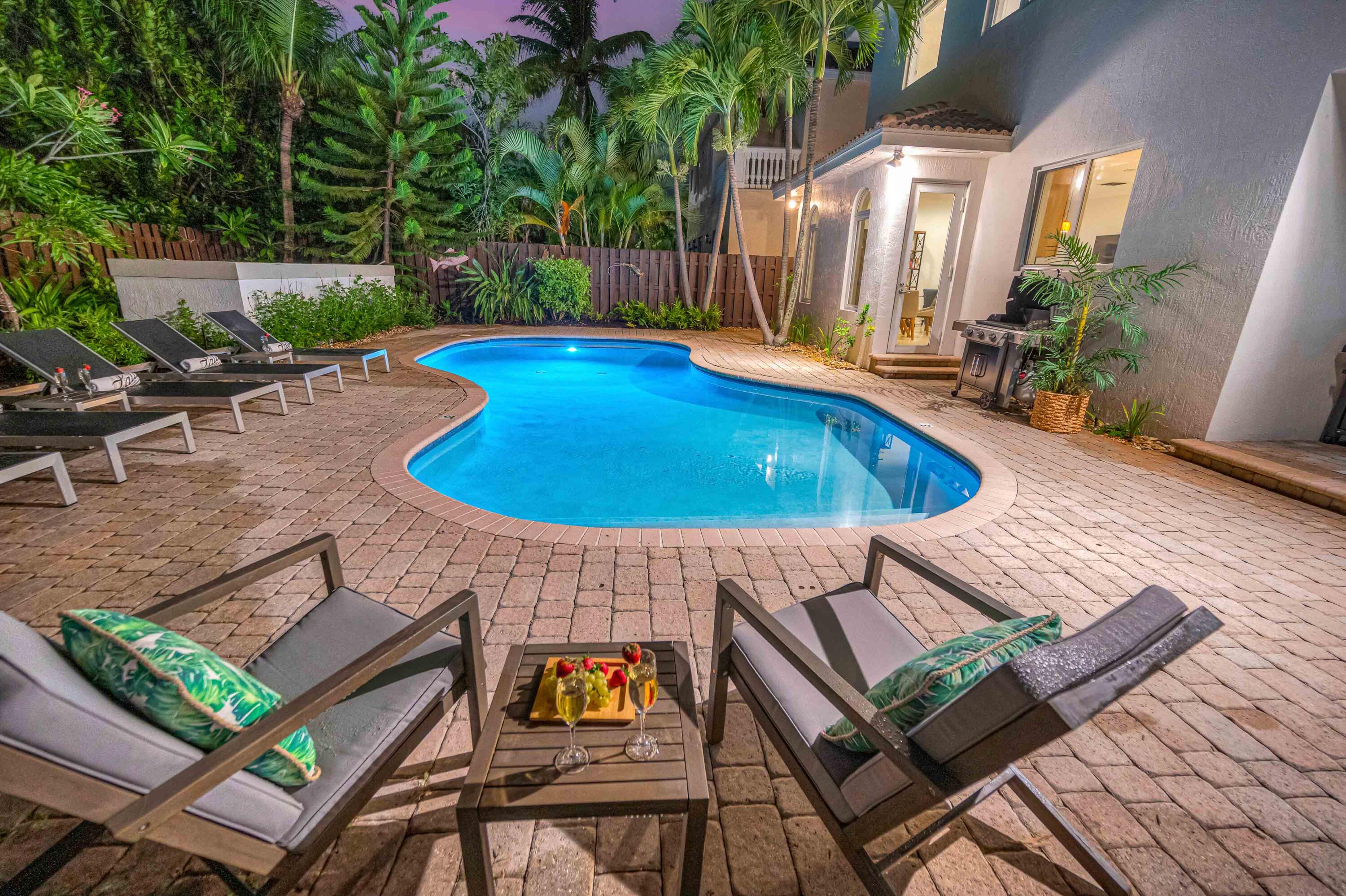 3315 NE 17th Fort Lauderdale, FL 33305