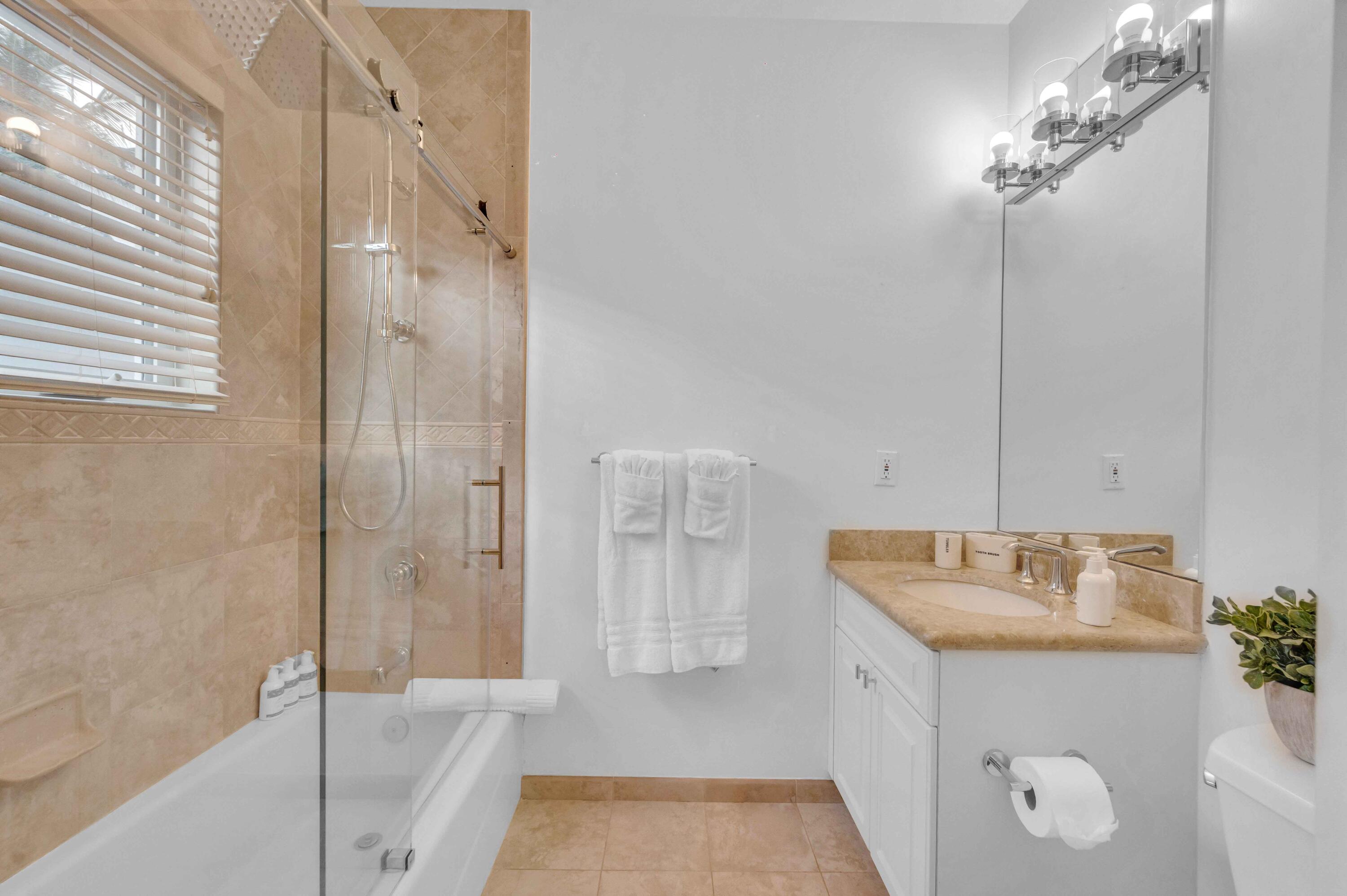 3315 NE 17th Fort Lauderdale, FL 33305