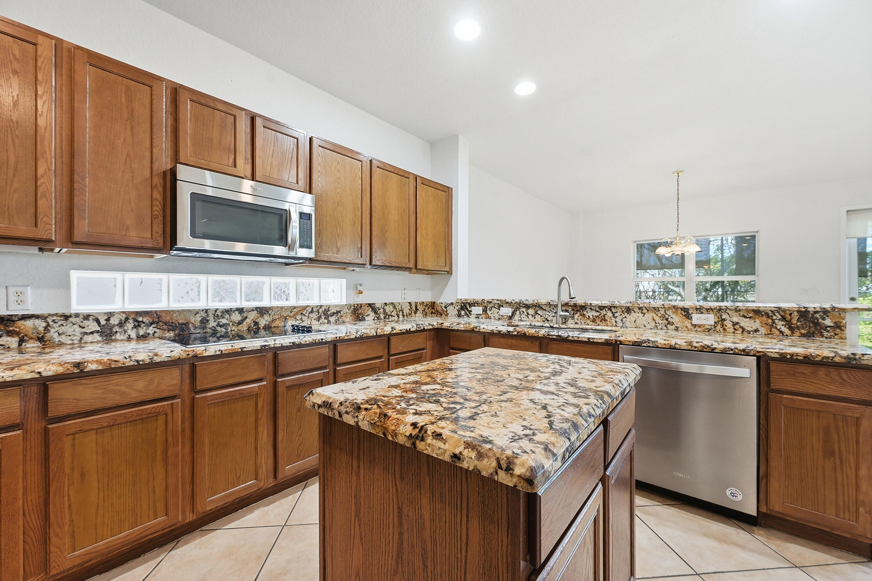 1275 Rosegate Riviera Beach, FL 33404