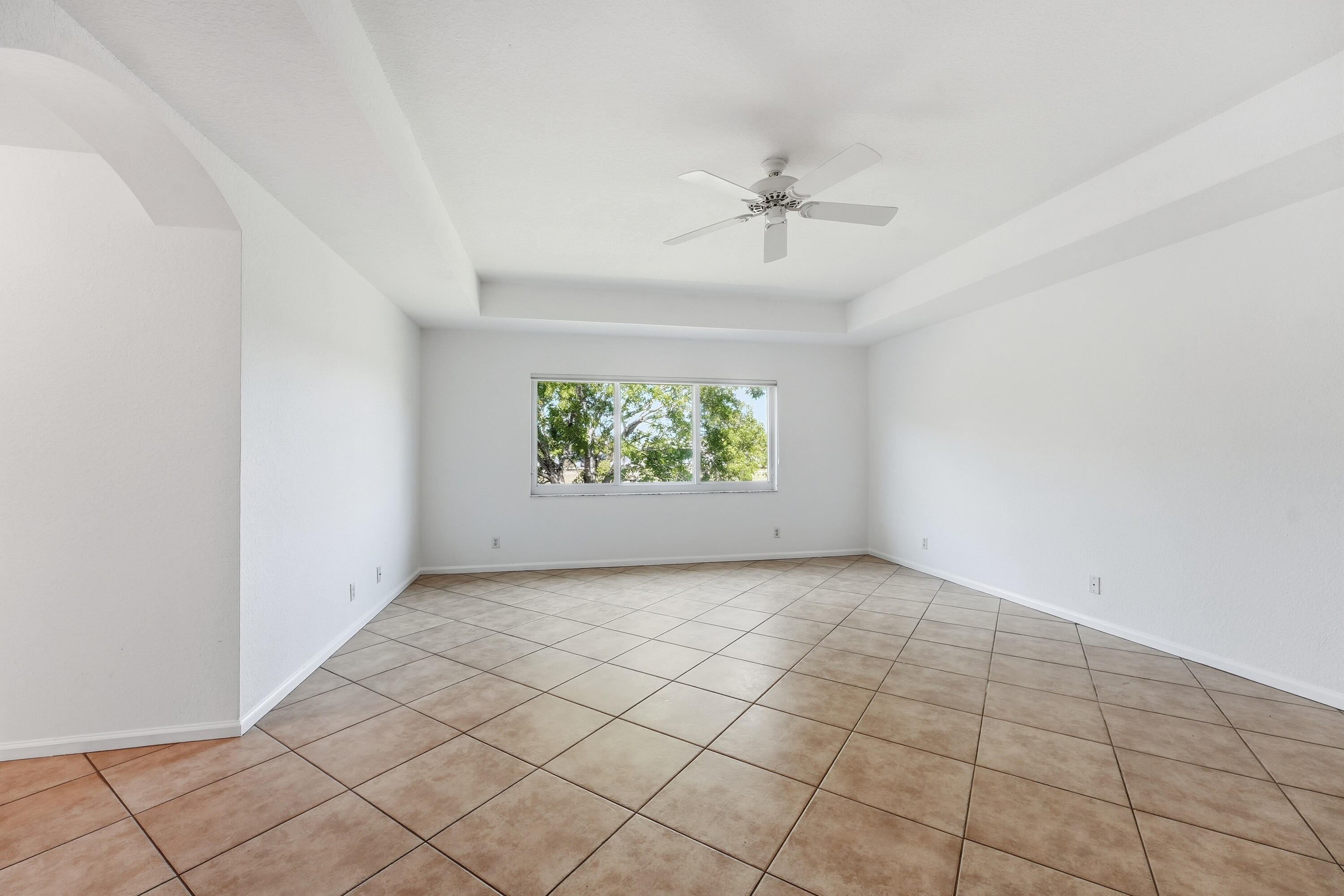 1275 Rosegate Riviera Beach, FL 33404