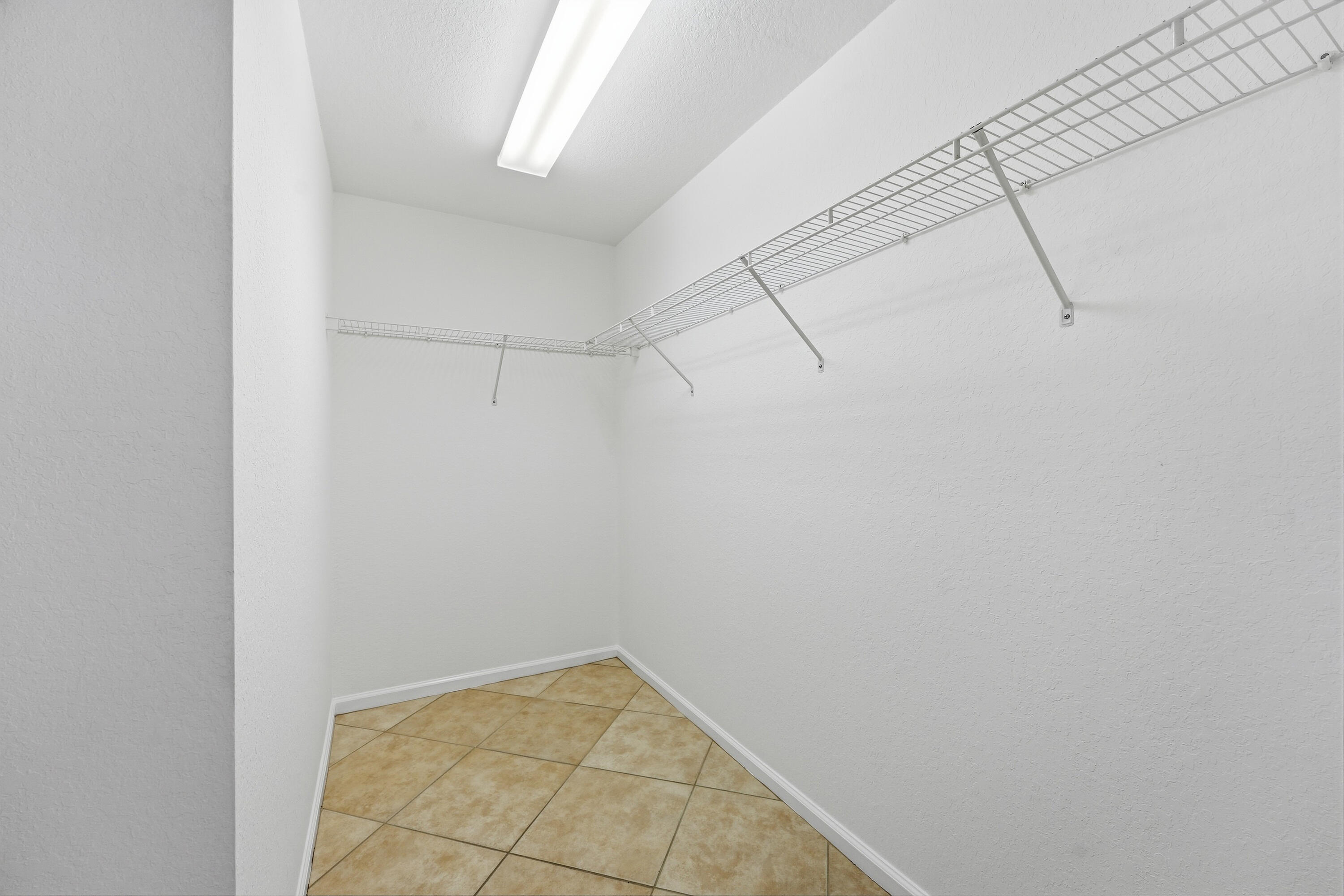 1275 Rosegate Riviera Beach, FL 33404