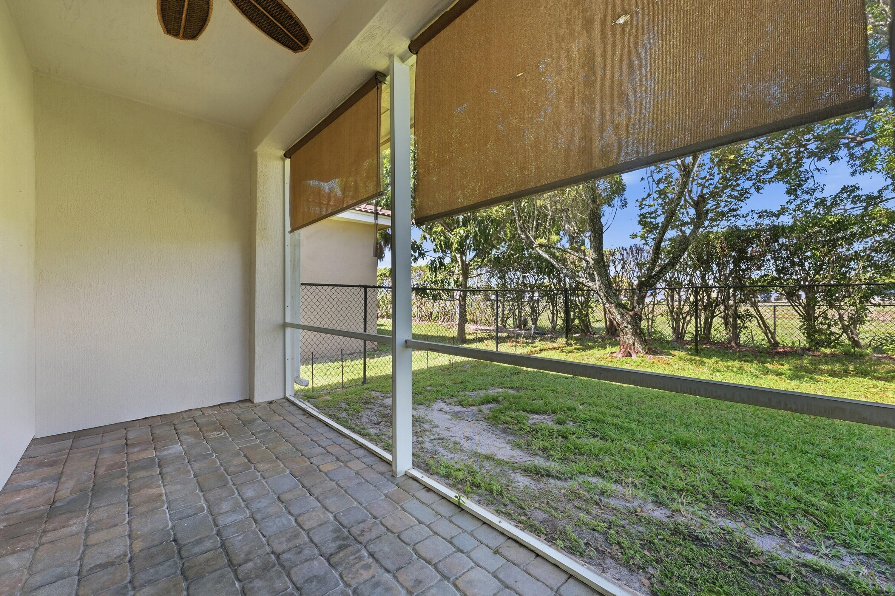 1275 Rosegate Riviera Beach, FL 33404