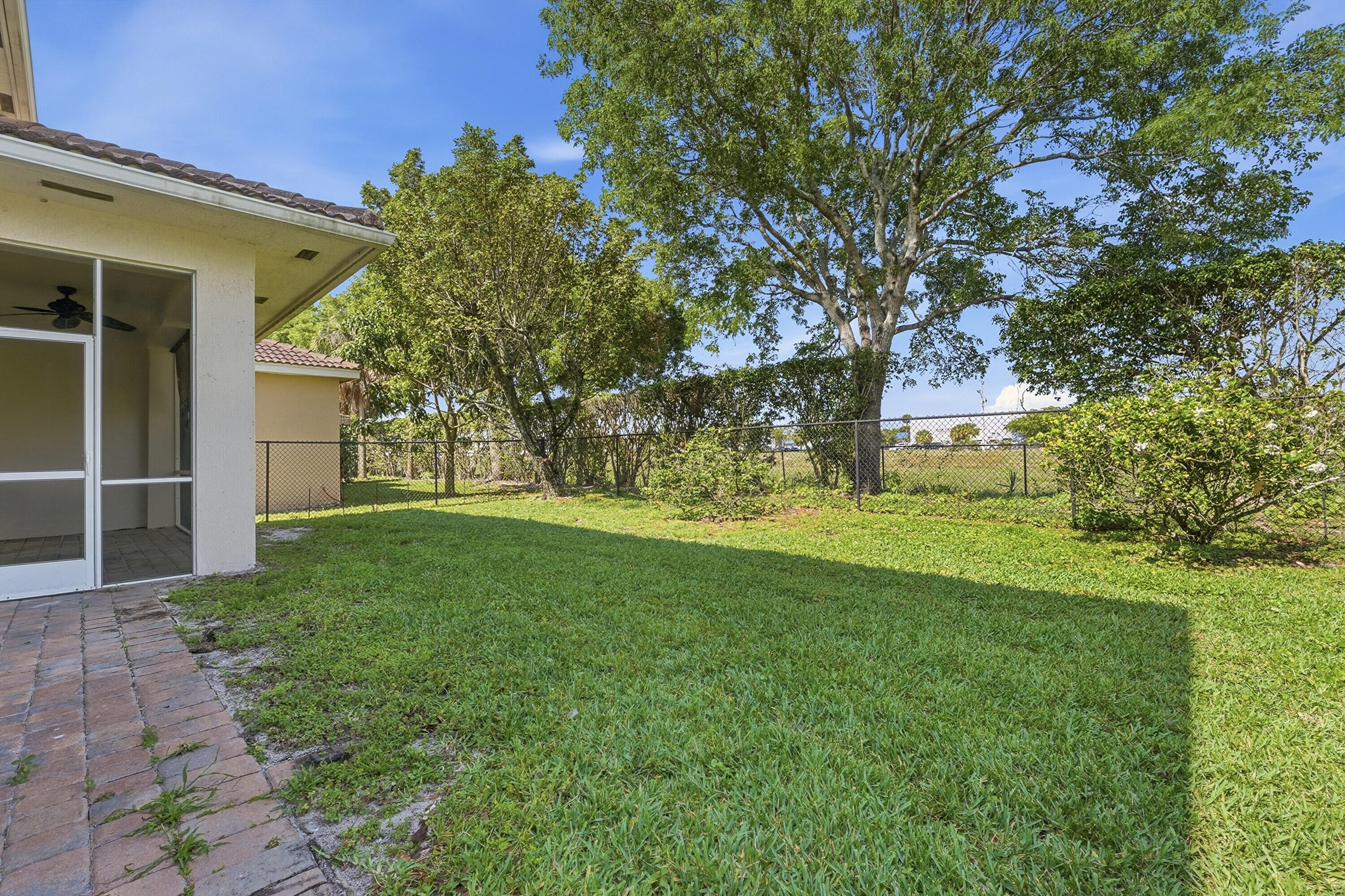1275 Rosegate Riviera Beach, FL 33404