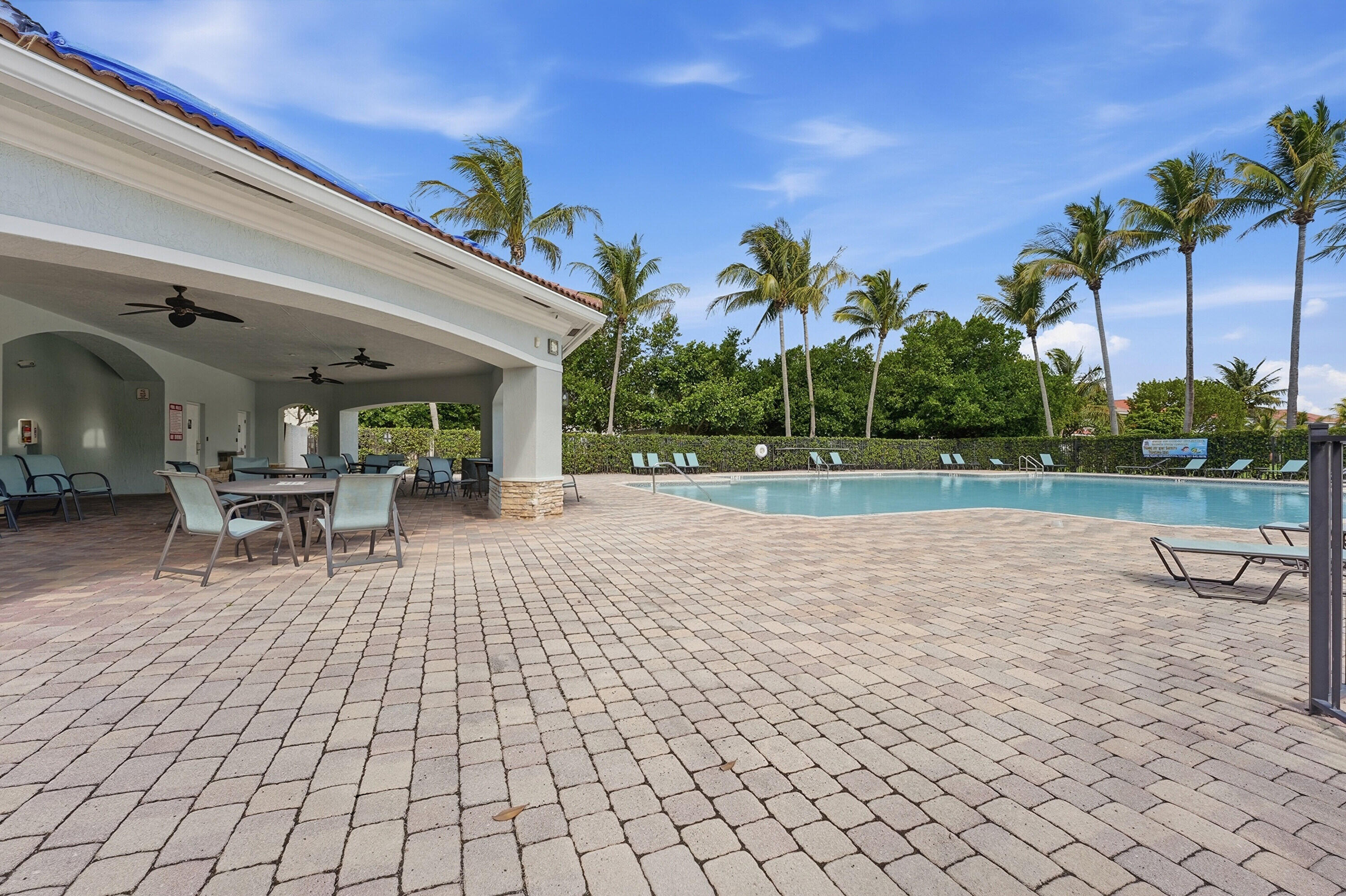 1275 Rosegate Riviera Beach, FL 33404