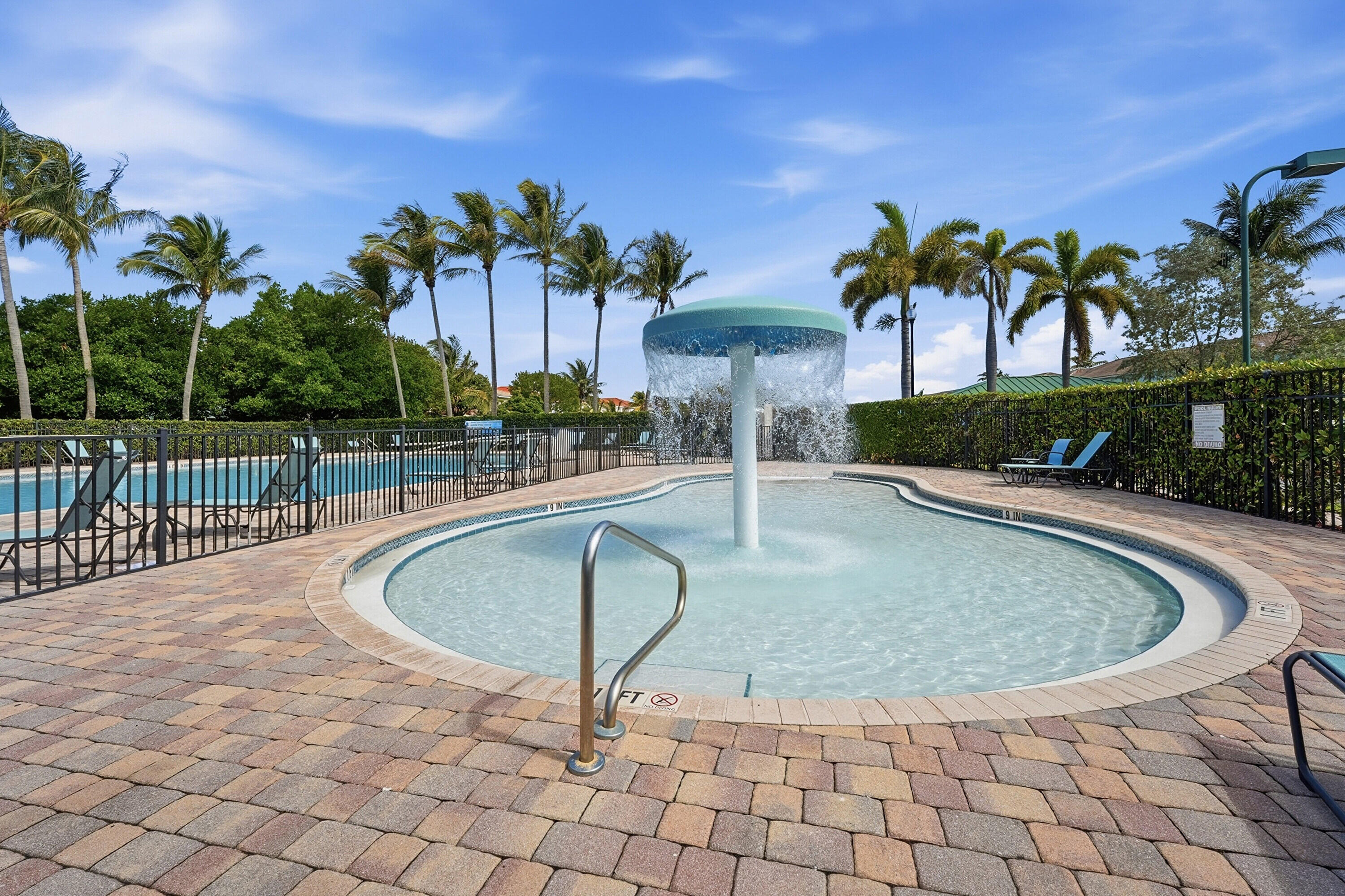 1275 Rosegate Riviera Beach, FL 33404