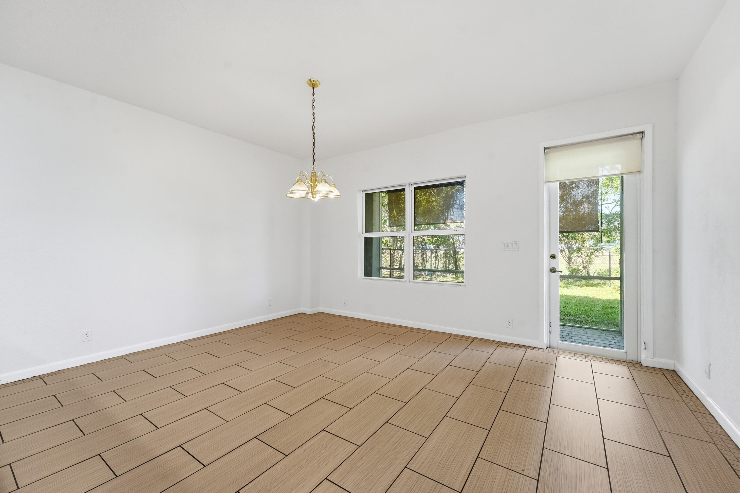 1275 Rosegate Riviera Beach, FL 33404