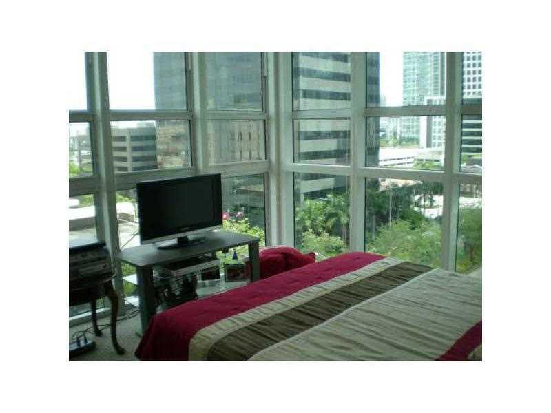 951 Brickell #701 Miami, FL 33131