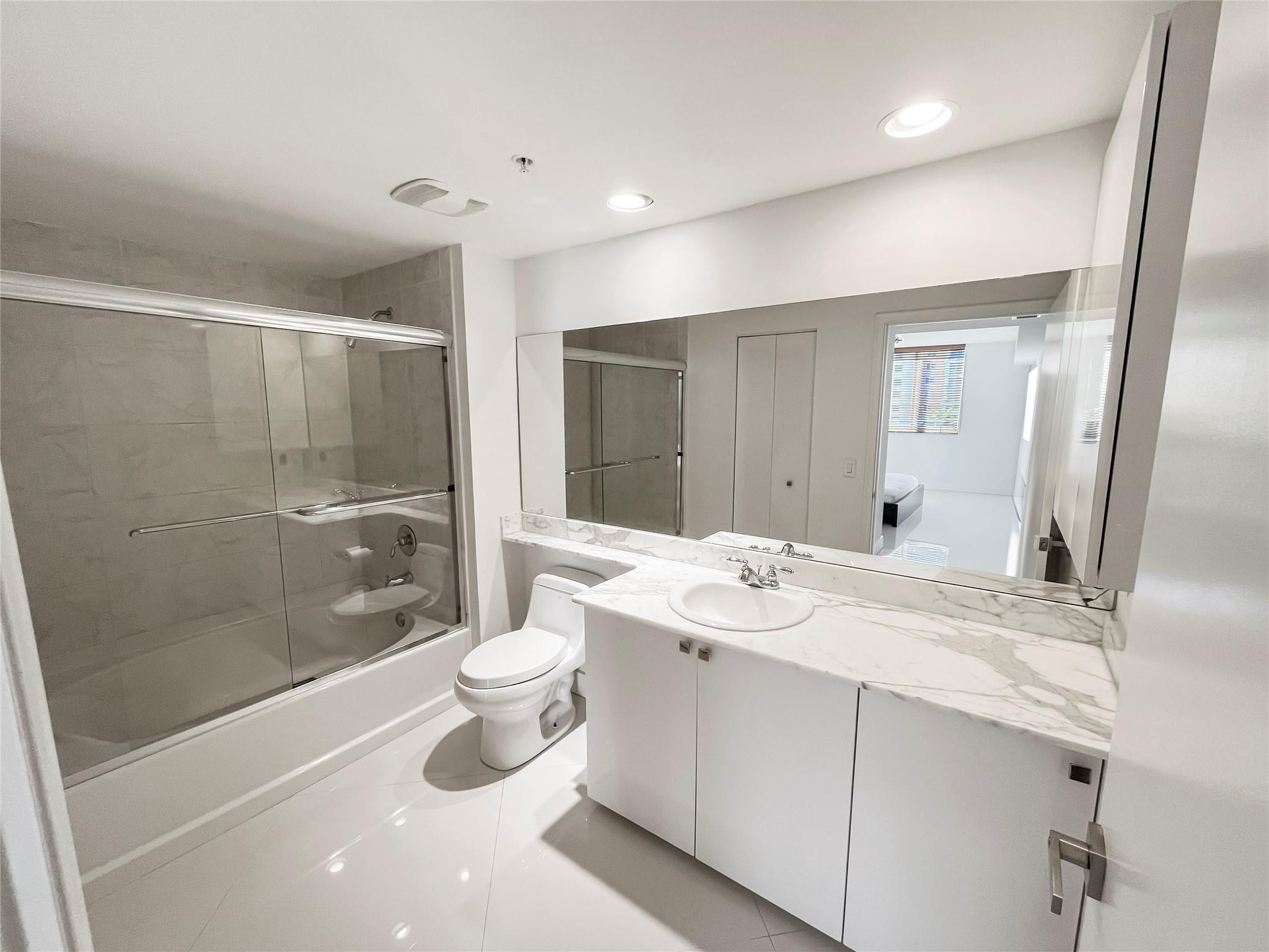 image The Venture at Aventura3