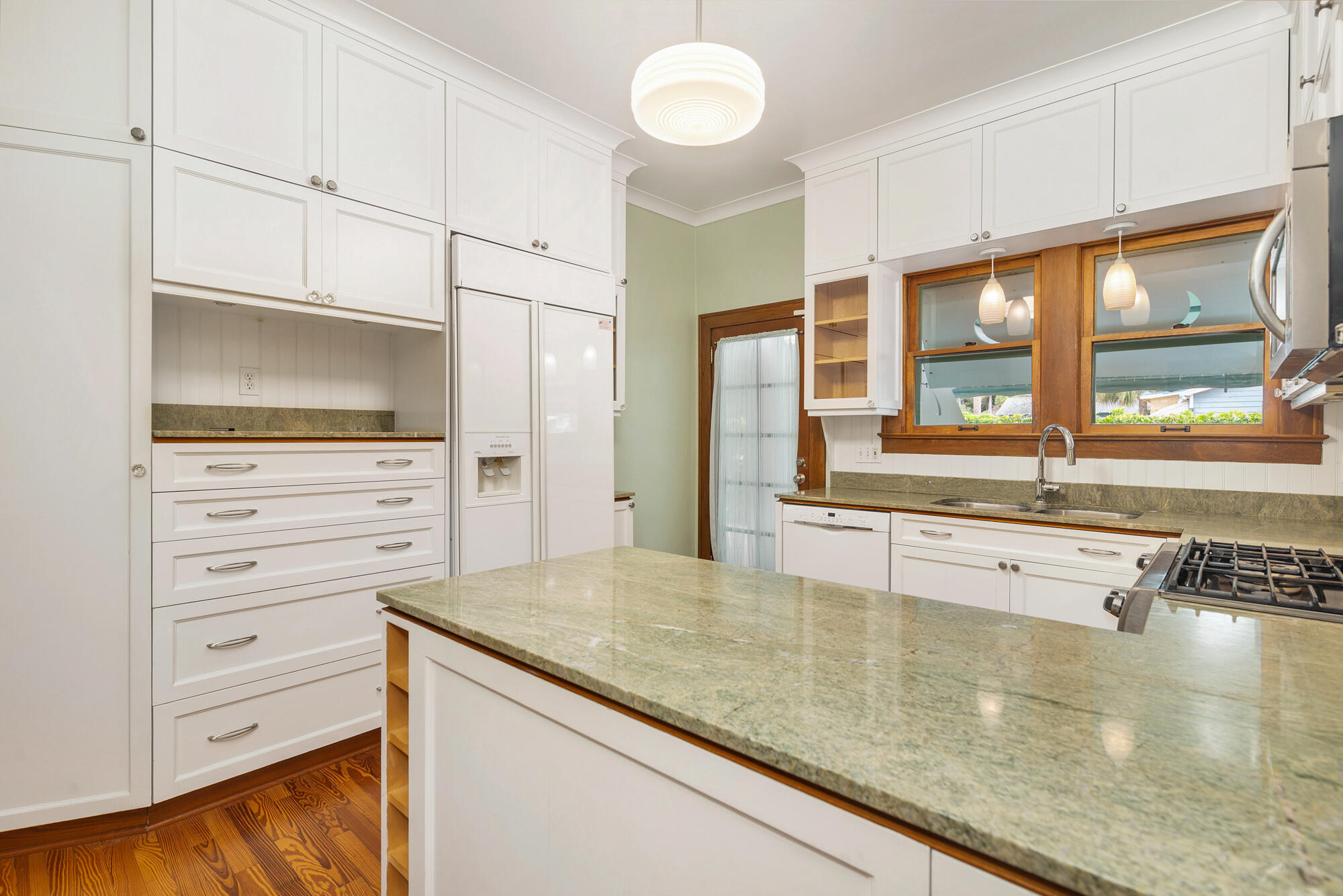 800 Kanuga West Palm Beach, FL 33401