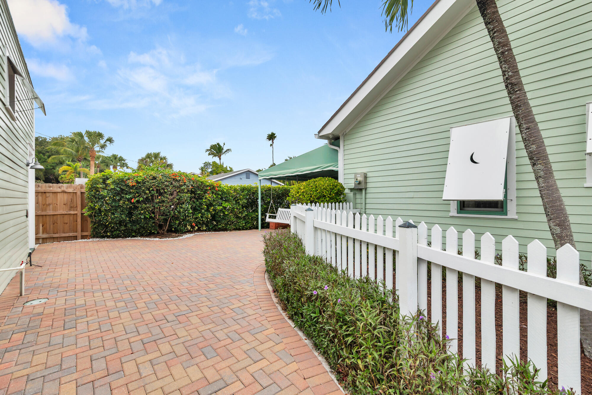 800 Kanuga West Palm Beach, FL 33401