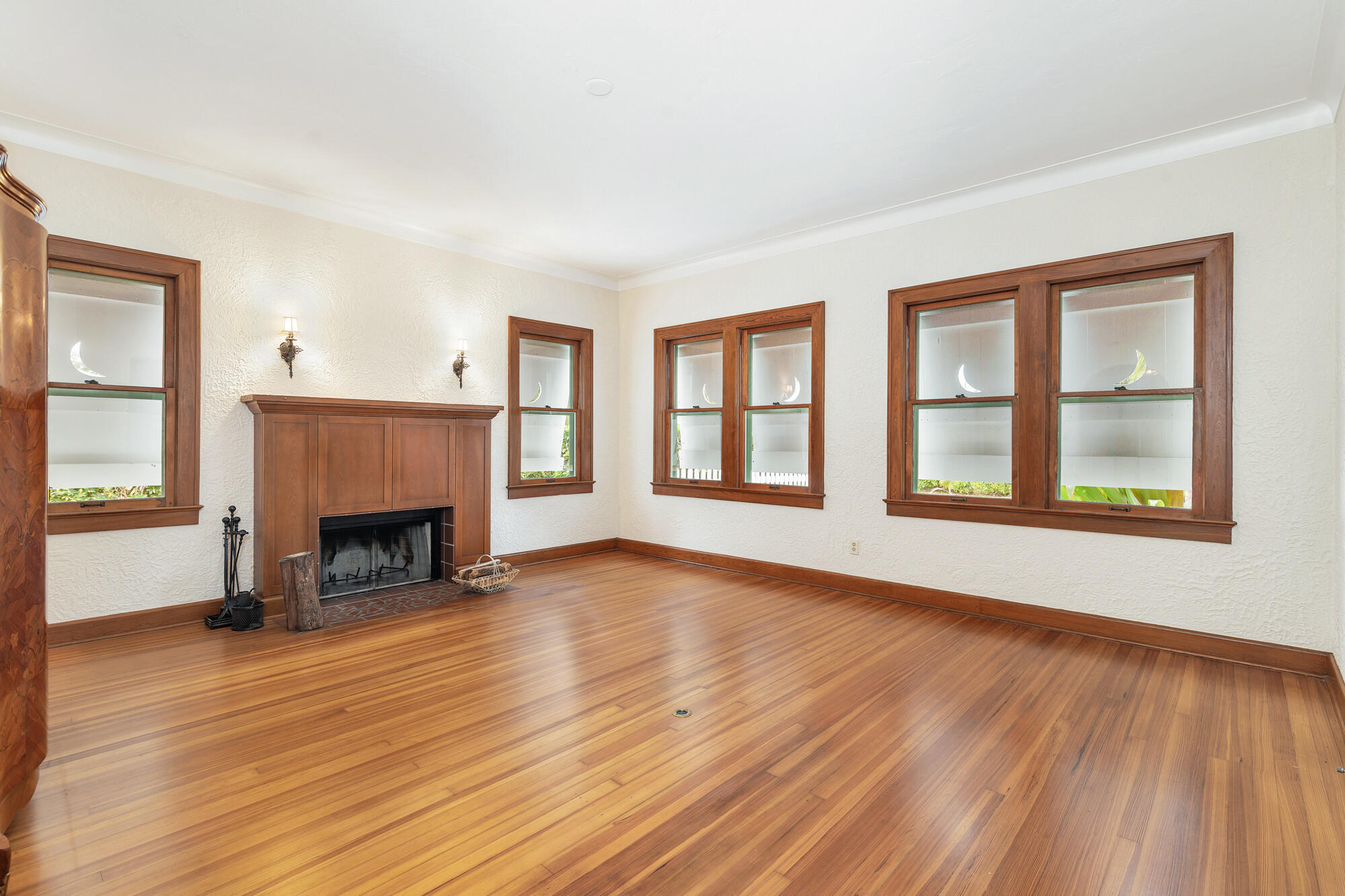 800 Kanuga West Palm Beach, FL 33401