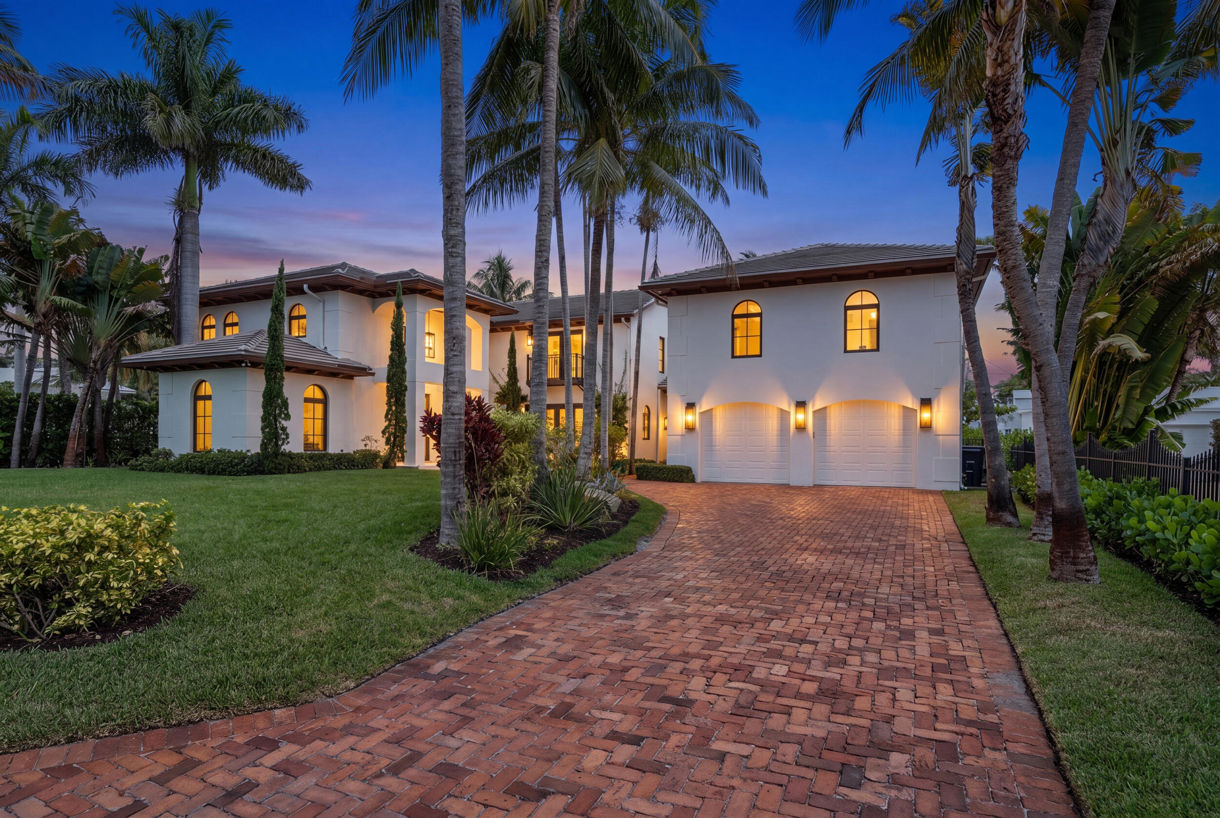 257 E Lakewood