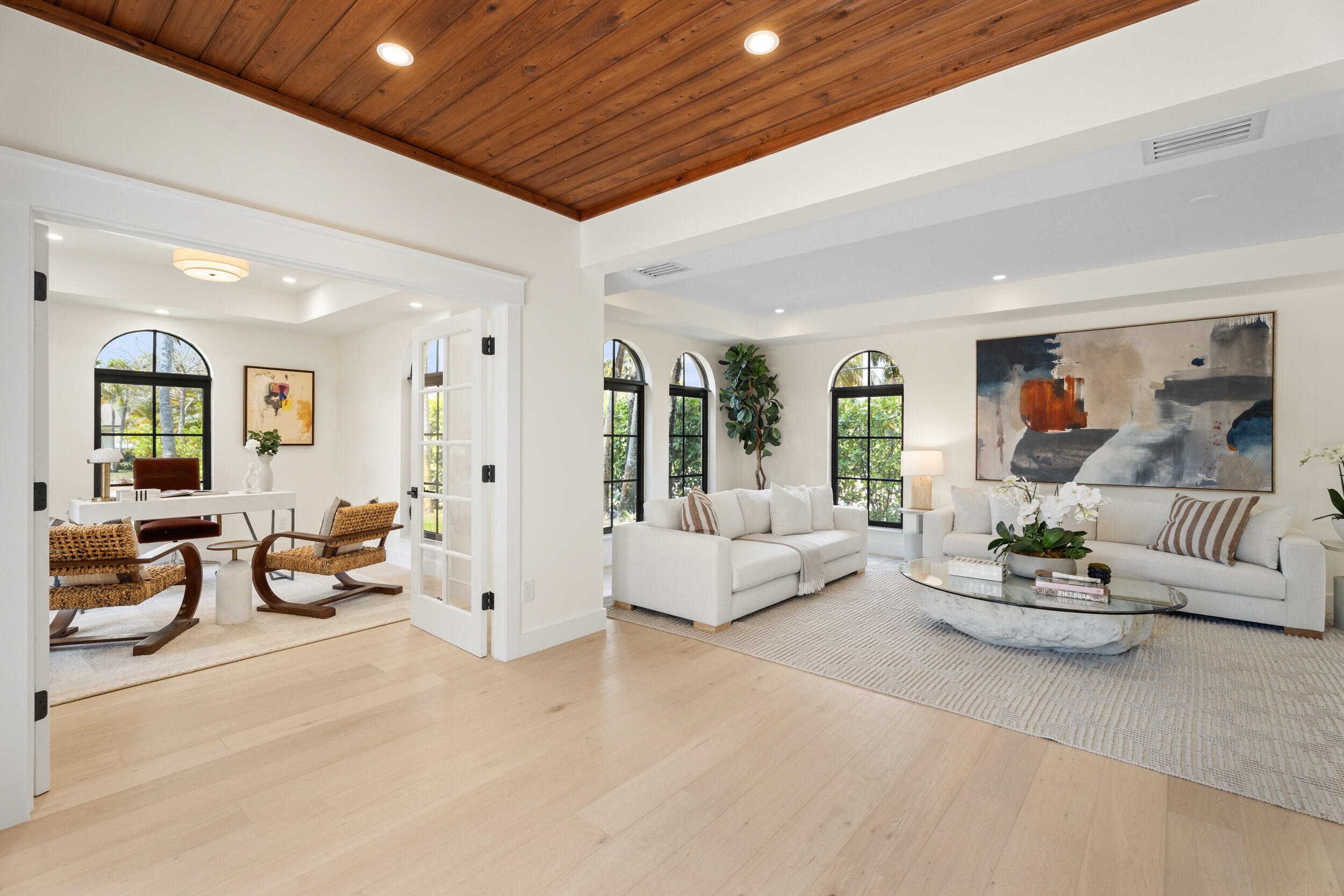 257 E Lakewood West Palm Beach, FL 33405