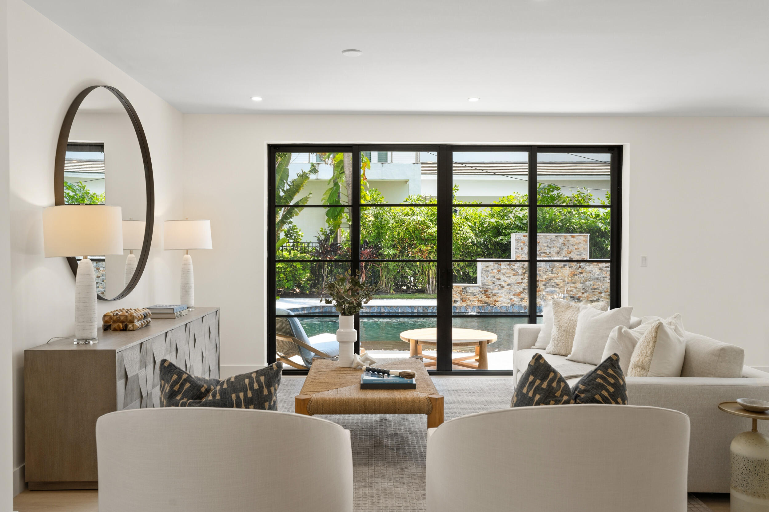 257 E Lakewood West Palm Beach, FL 33405