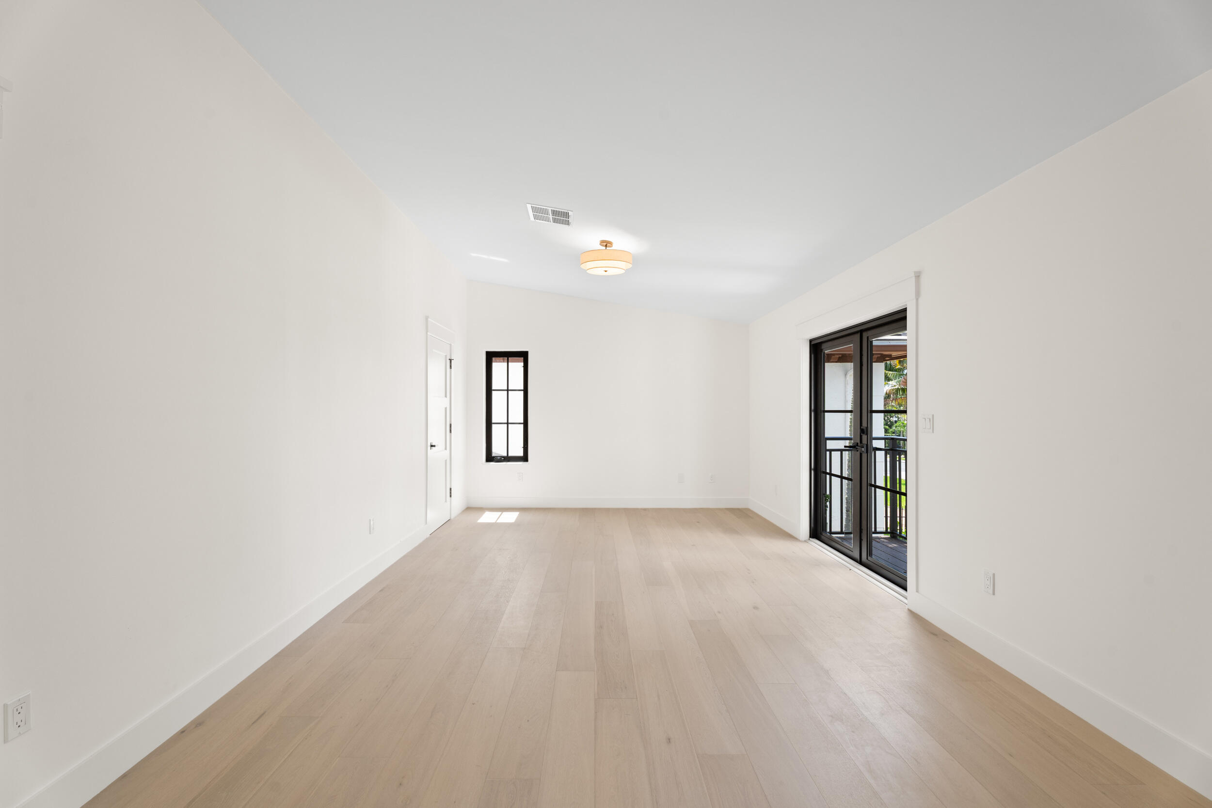 257 E Lakewood West Palm Beach, FL 33405