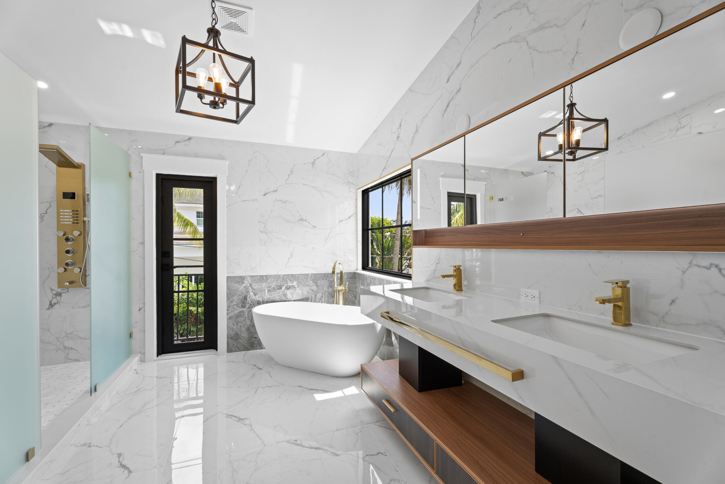 257 E Lakewood West Palm Beach, FL 33405
