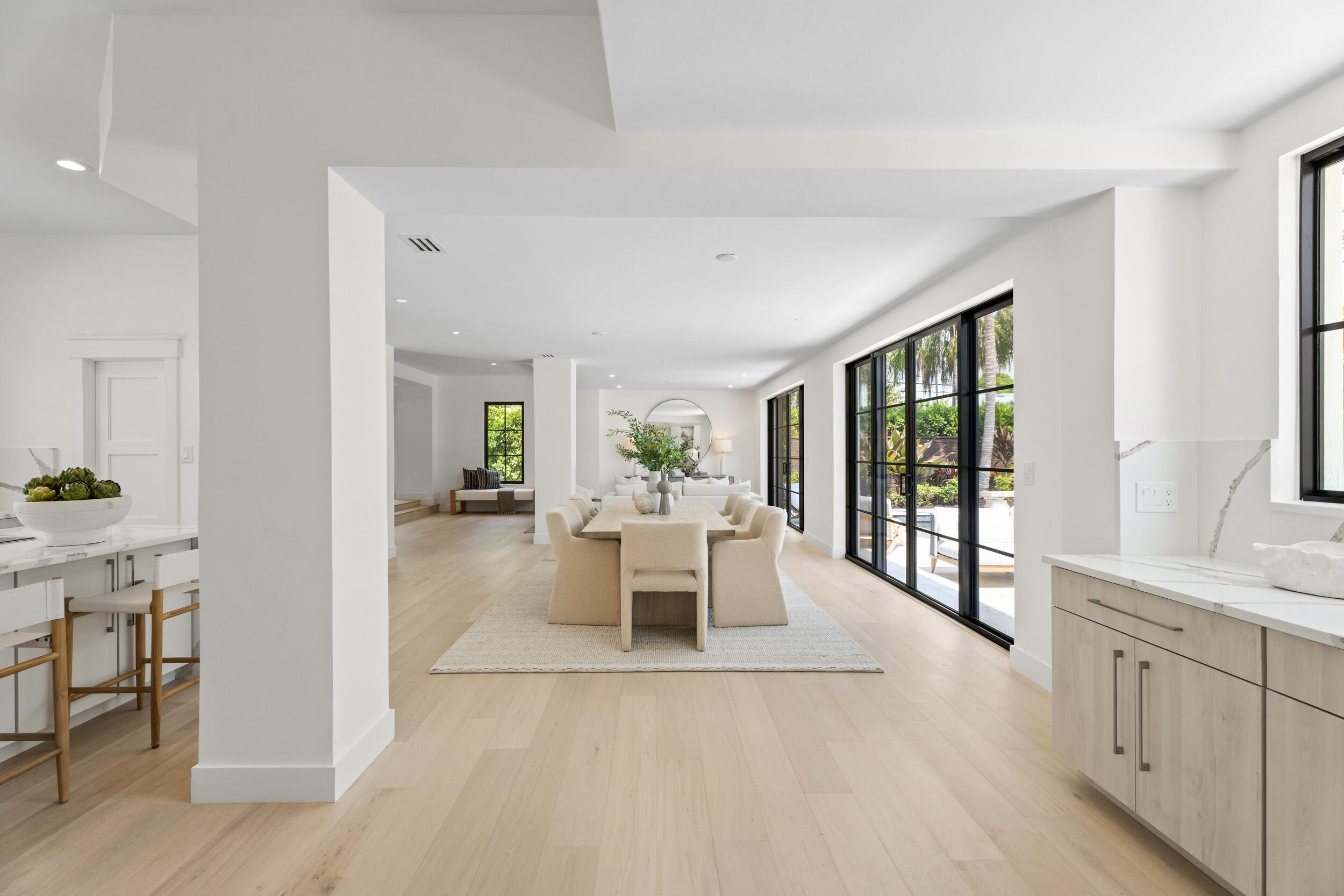 257 E Lakewood West Palm Beach, FL 33405