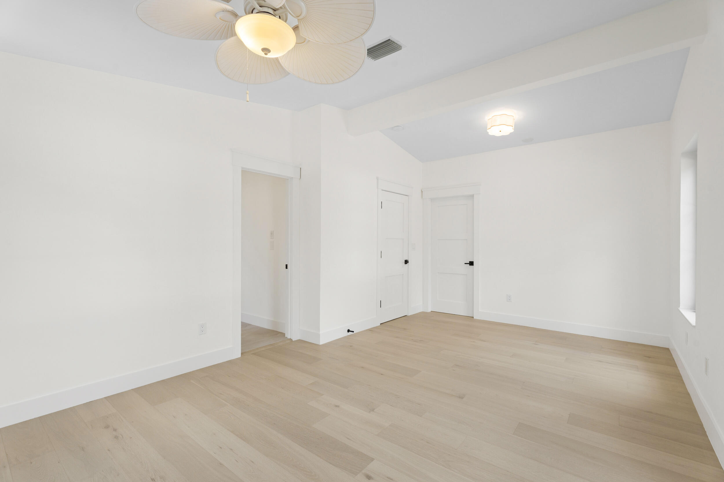 257 E Lakewood West Palm Beach, FL 33405
