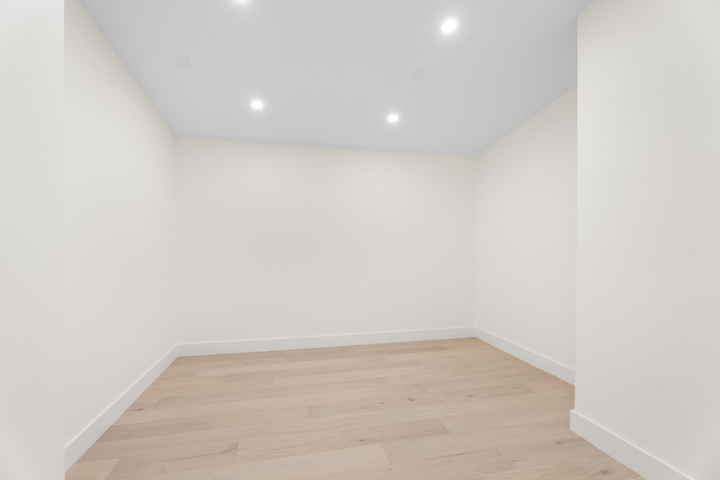 257 E Lakewood West Palm Beach, FL 33405