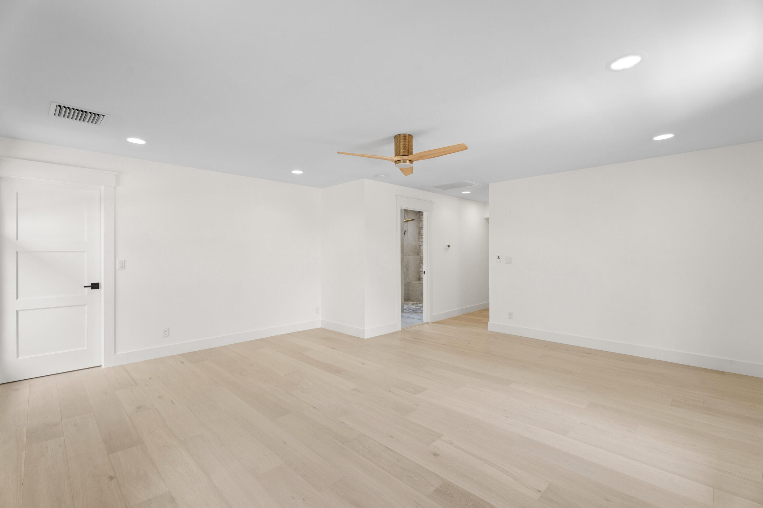 257 E Lakewood West Palm Beach, FL 33405