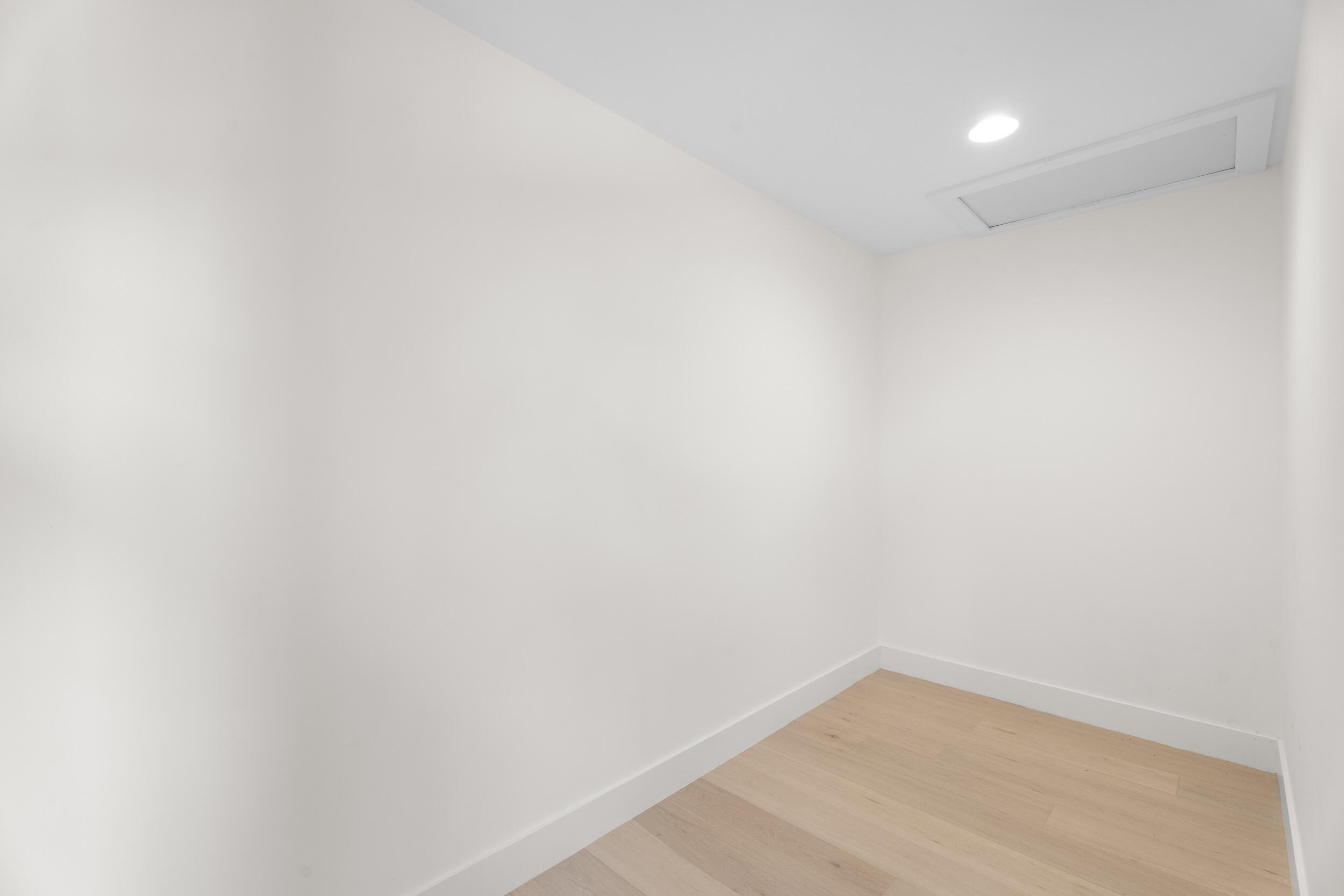 257 E Lakewood West Palm Beach, FL 33405