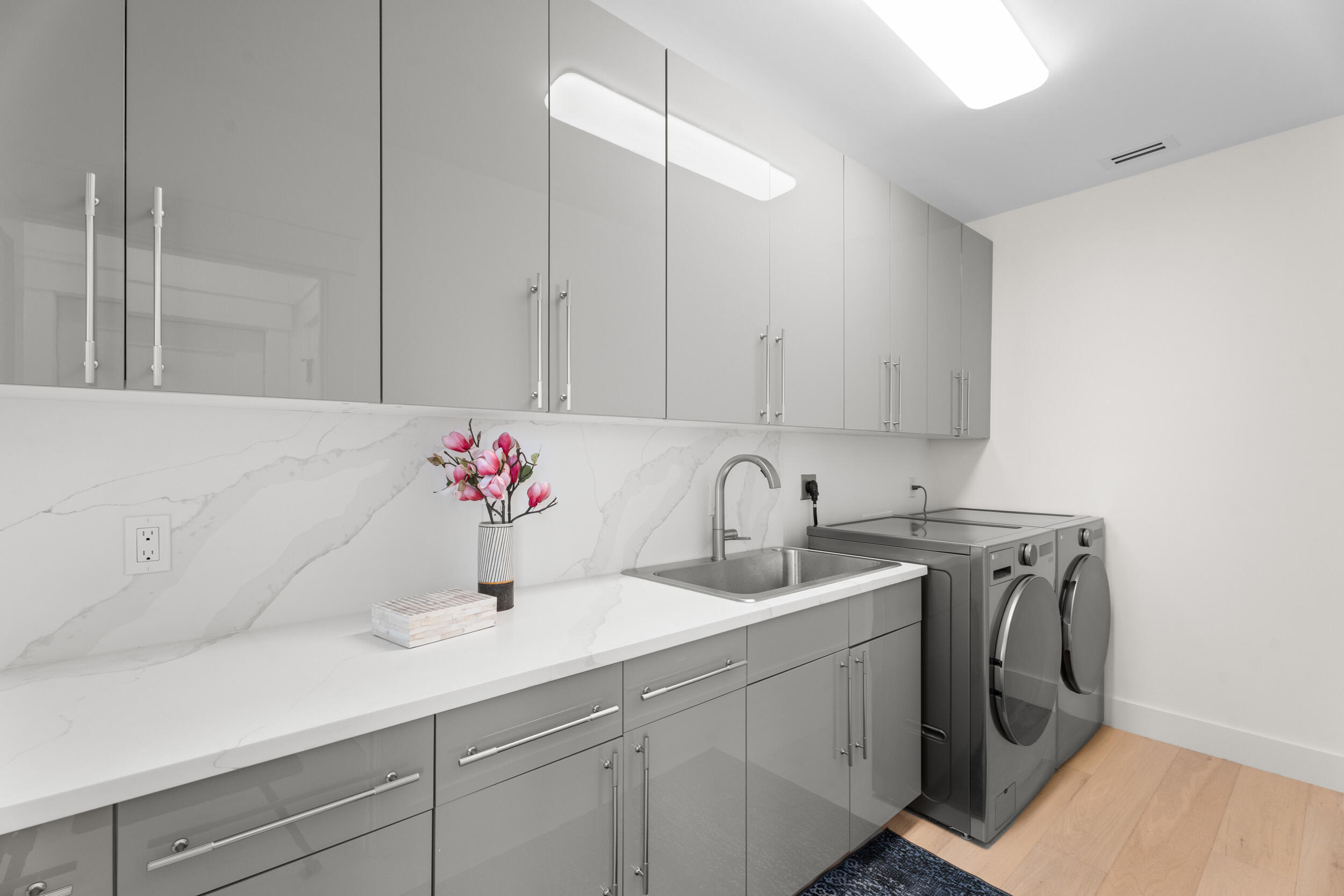 257 E Lakewood West Palm Beach, FL 33405