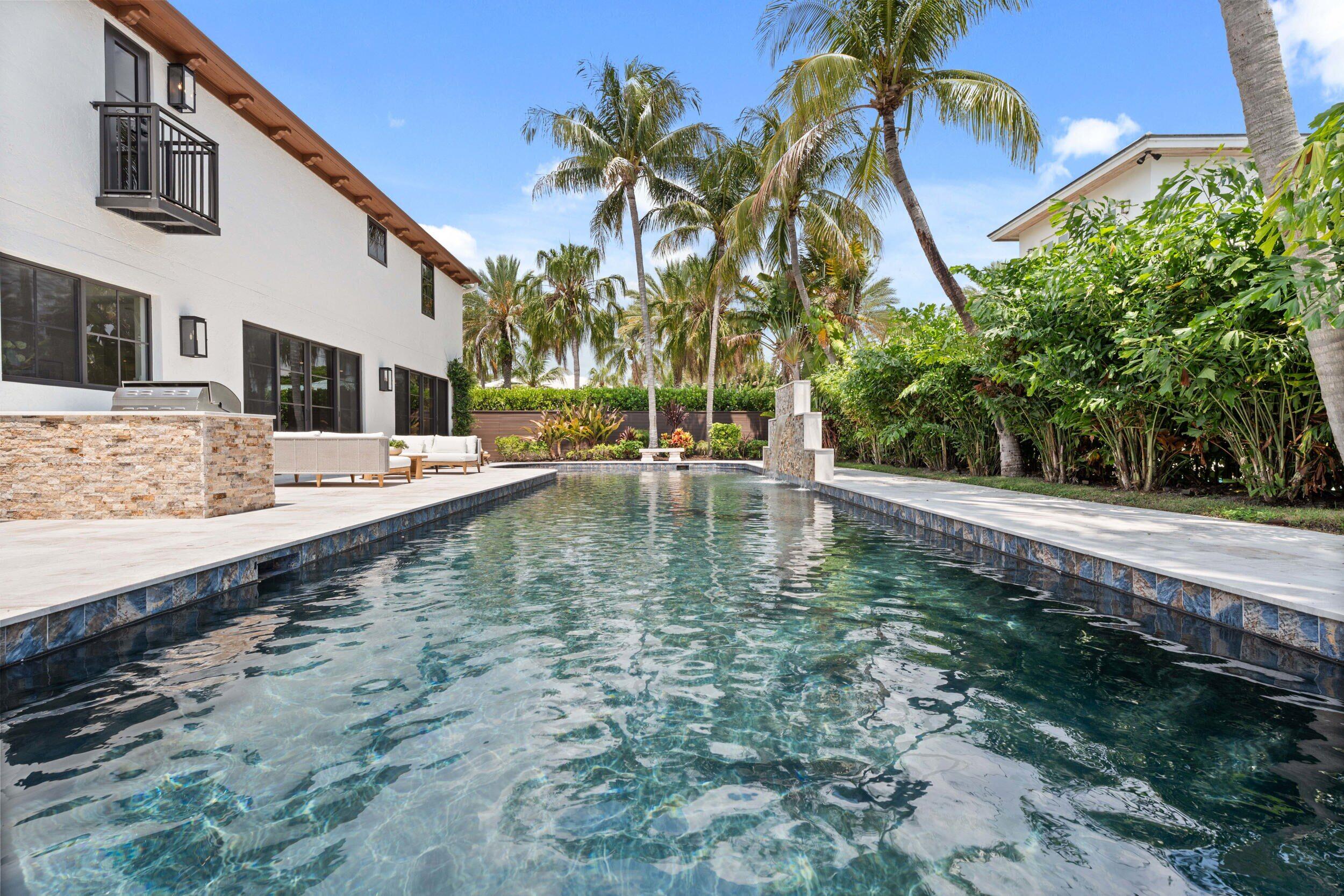 257 E Lakewood West Palm Beach, FL 33405