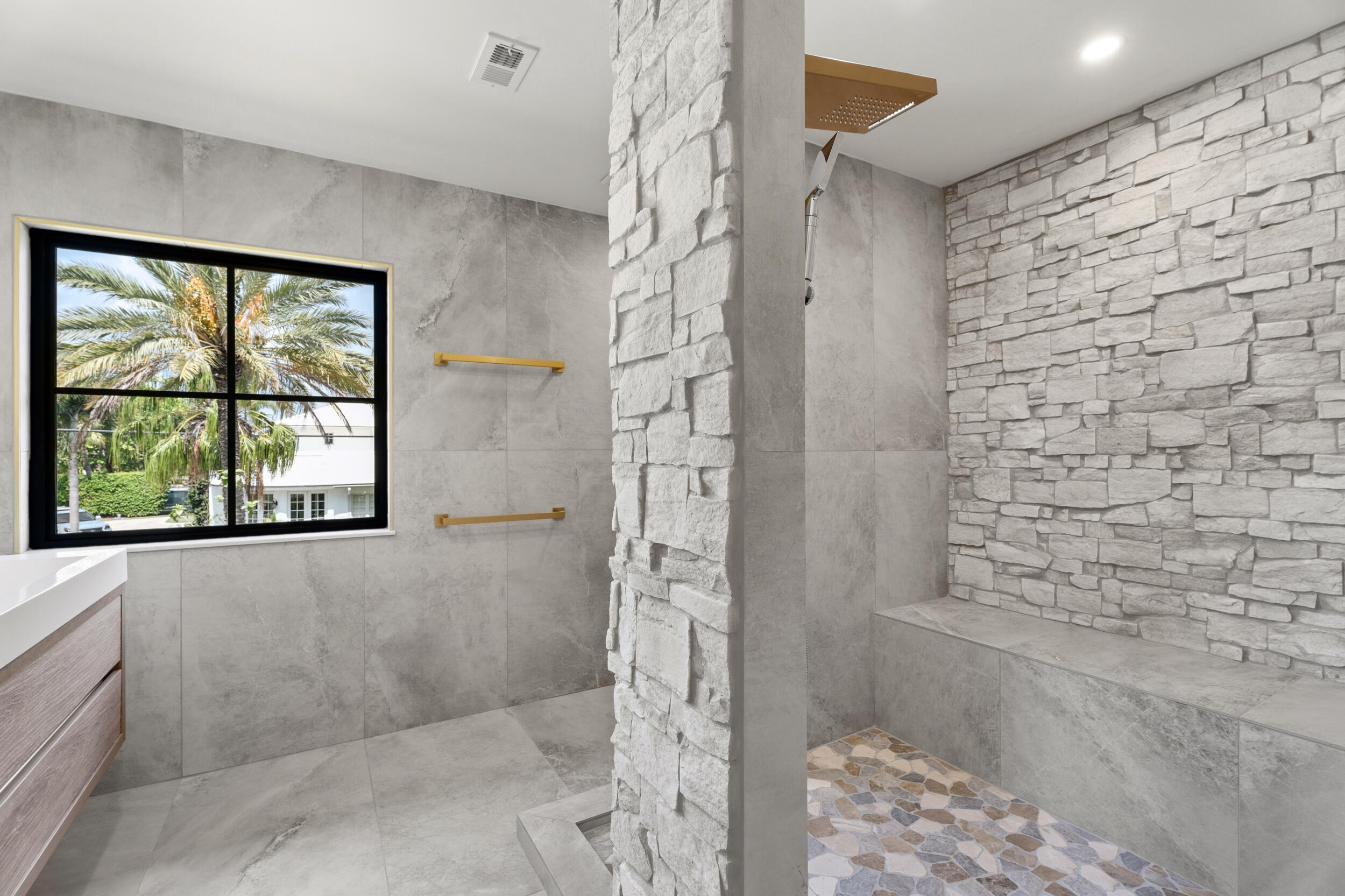 257 E Lakewood West Palm Beach, FL 33405