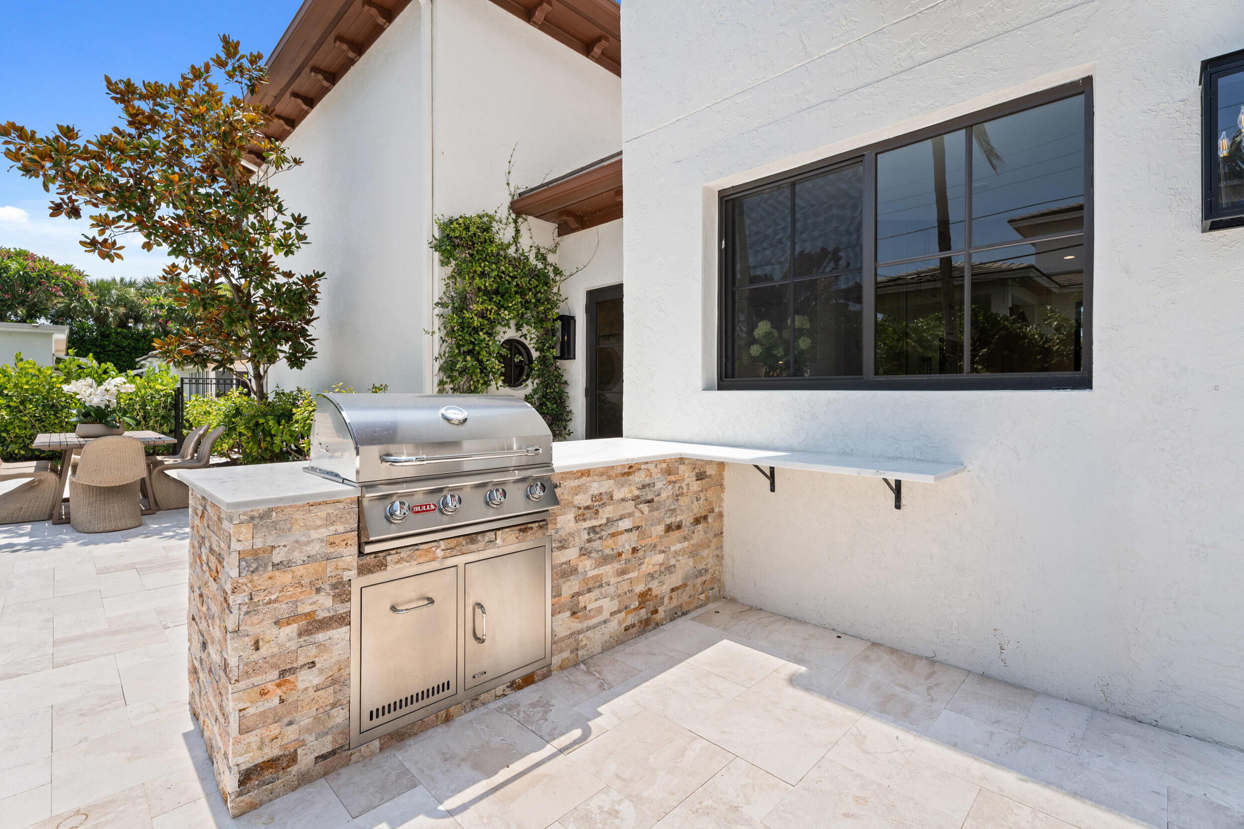 257 E Lakewood West Palm Beach, FL 33405