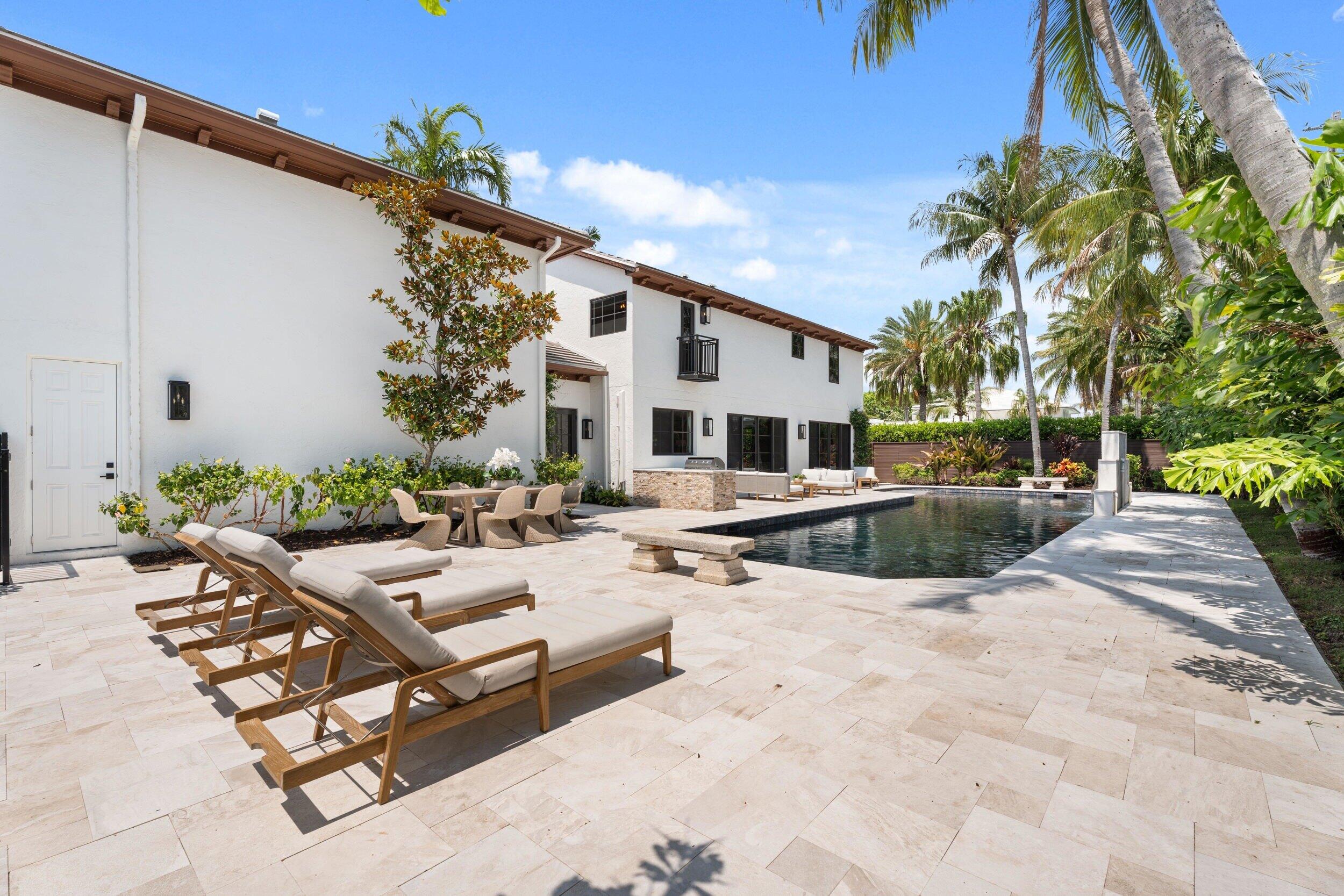 257 E Lakewood West Palm Beach, FL 33405