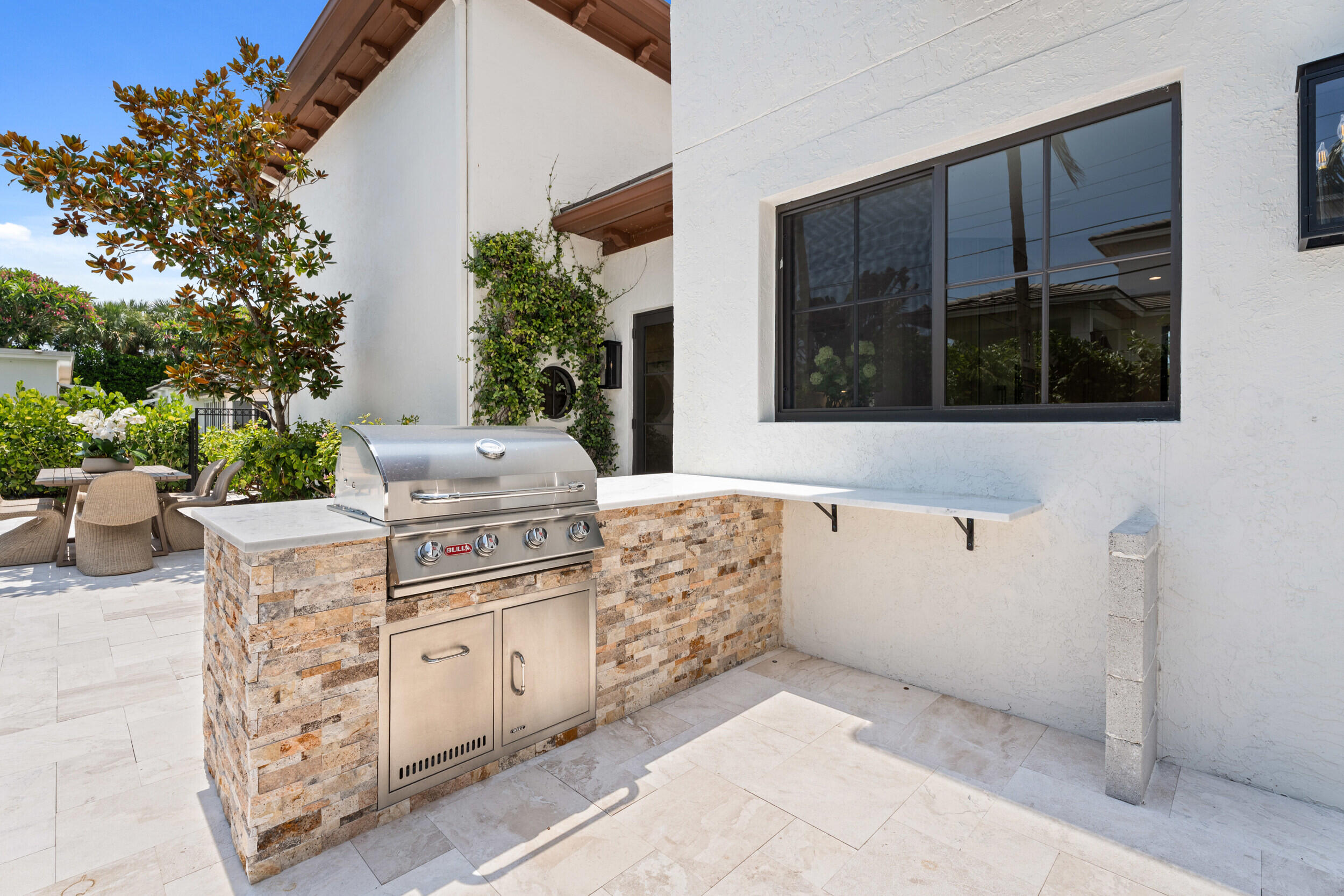 257 E Lakewood West Palm Beach, FL 33405