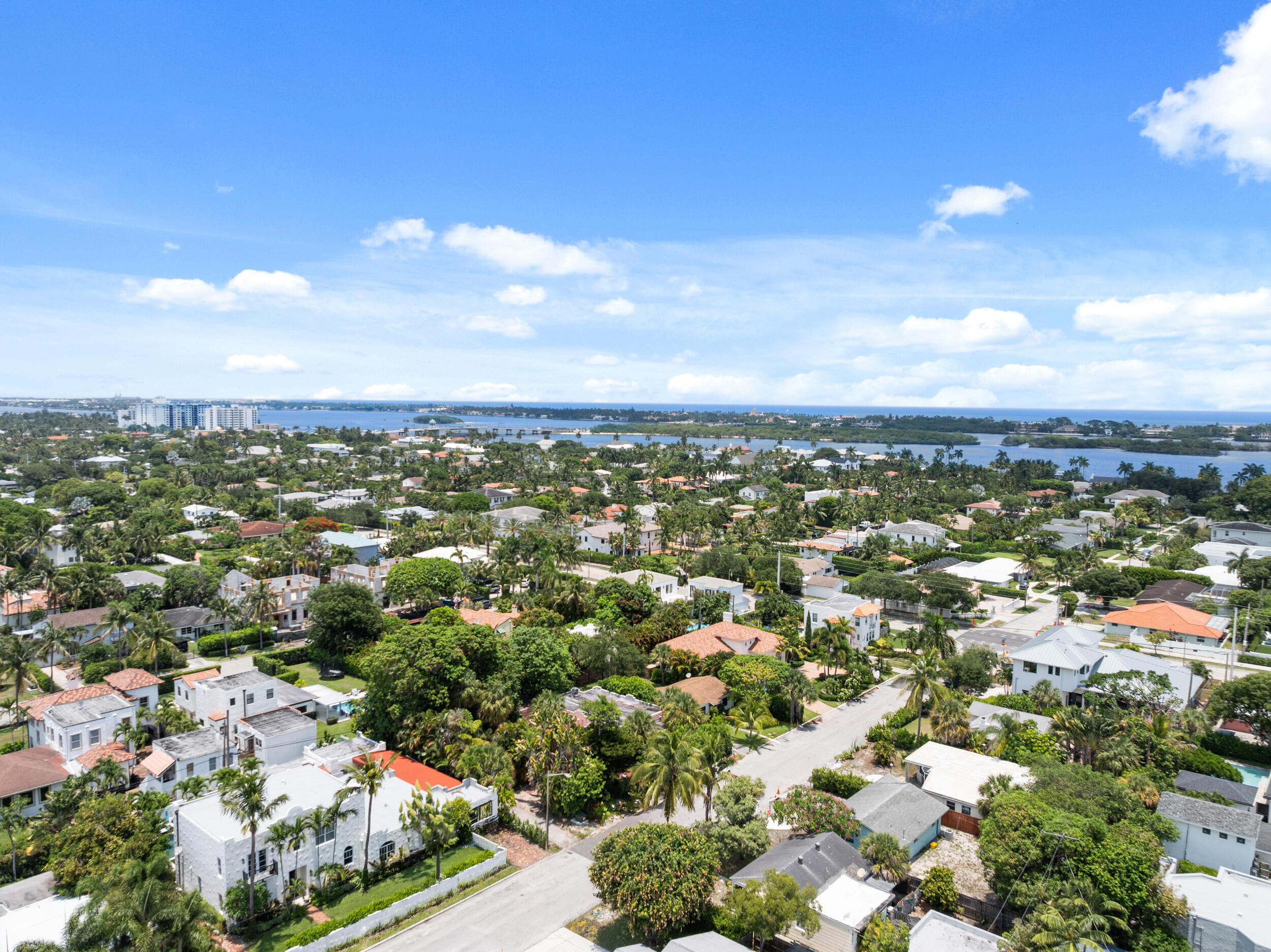 257 E Lakewood West Palm Beach, FL 33405
