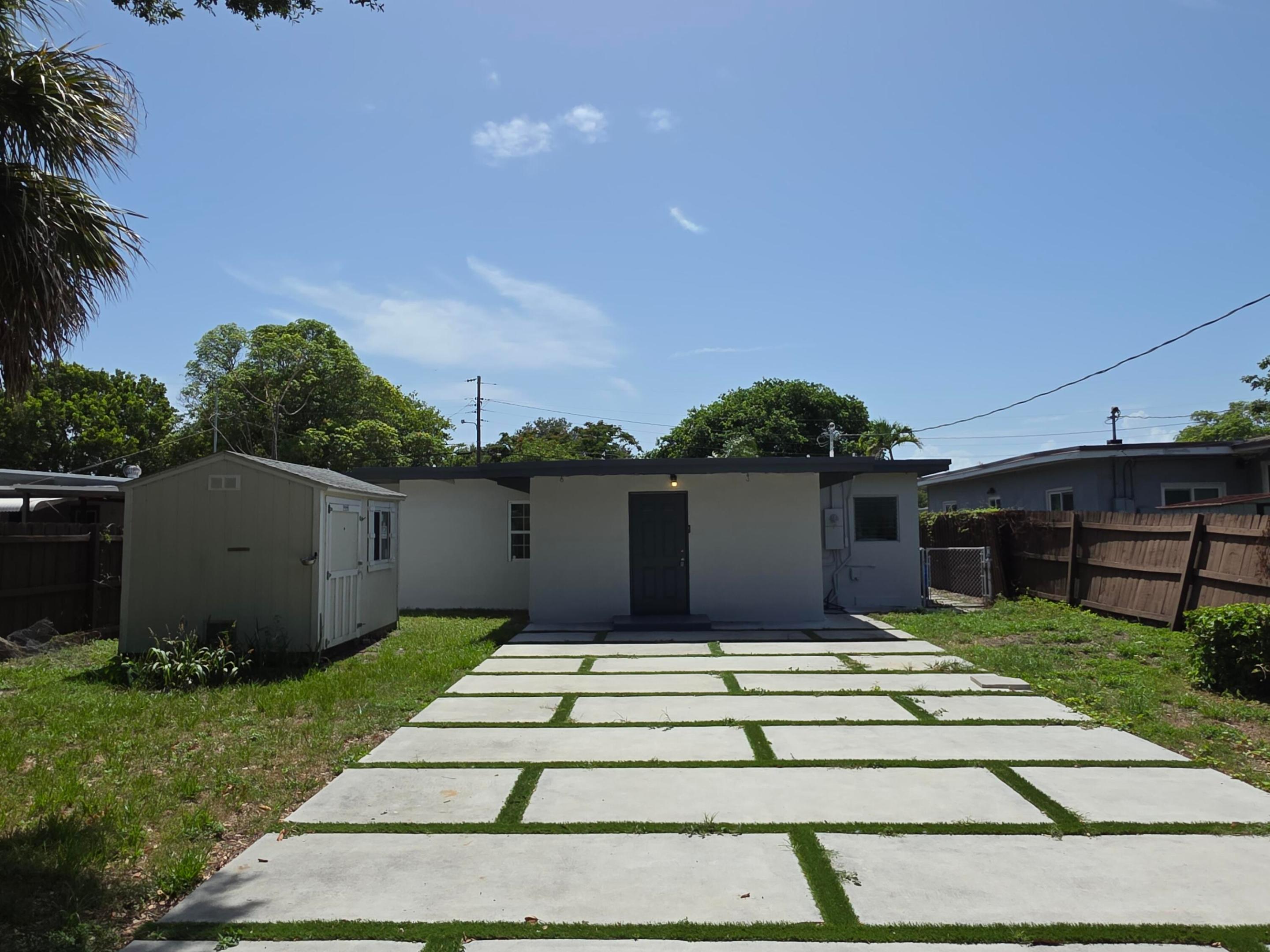 1220 NE 1st Fort Lauderdale, FL 33304
