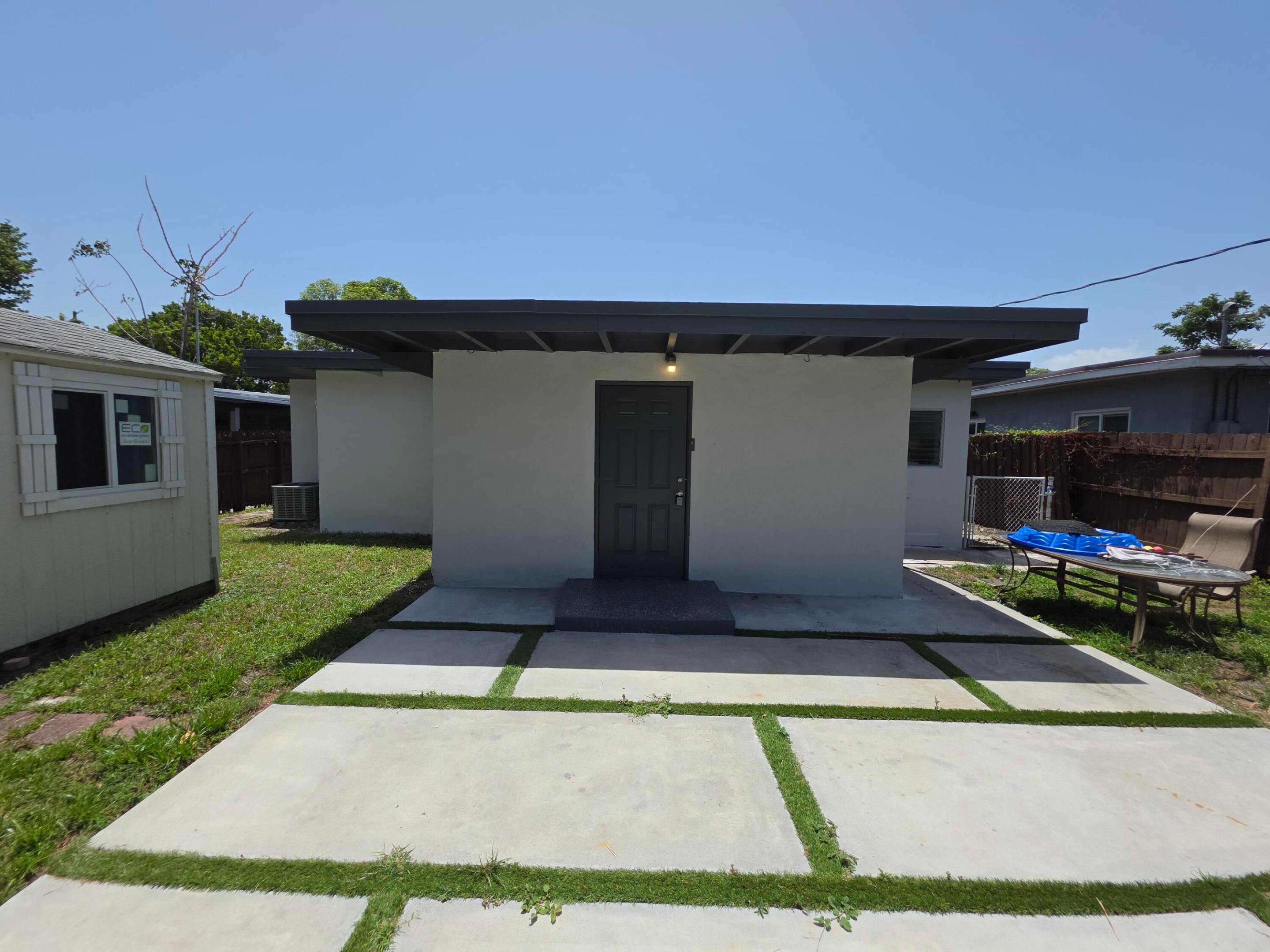 1220 NE 1st Fort Lauderdale, FL 33304