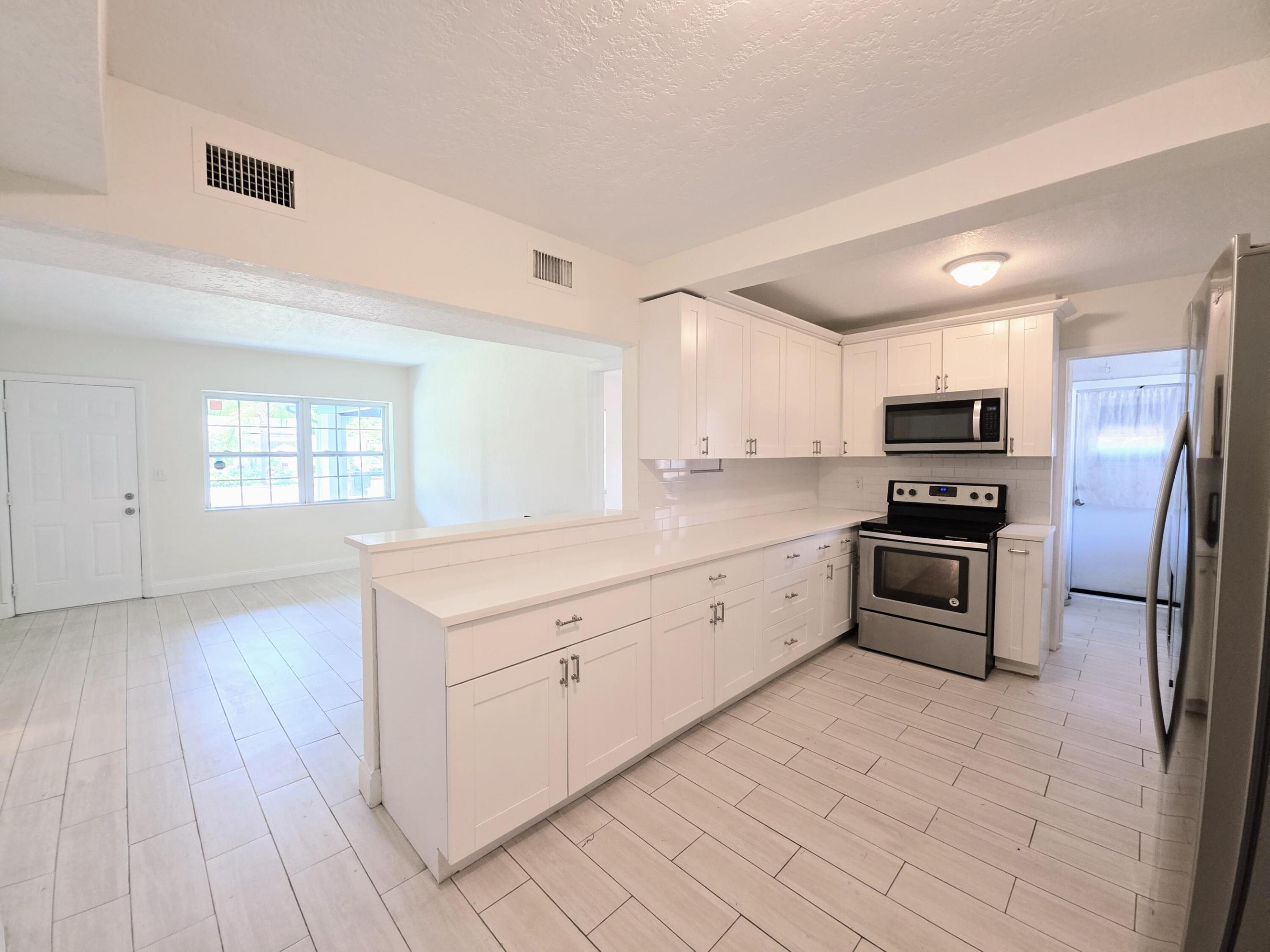 1220 NE 1st Fort Lauderdale, FL 33304