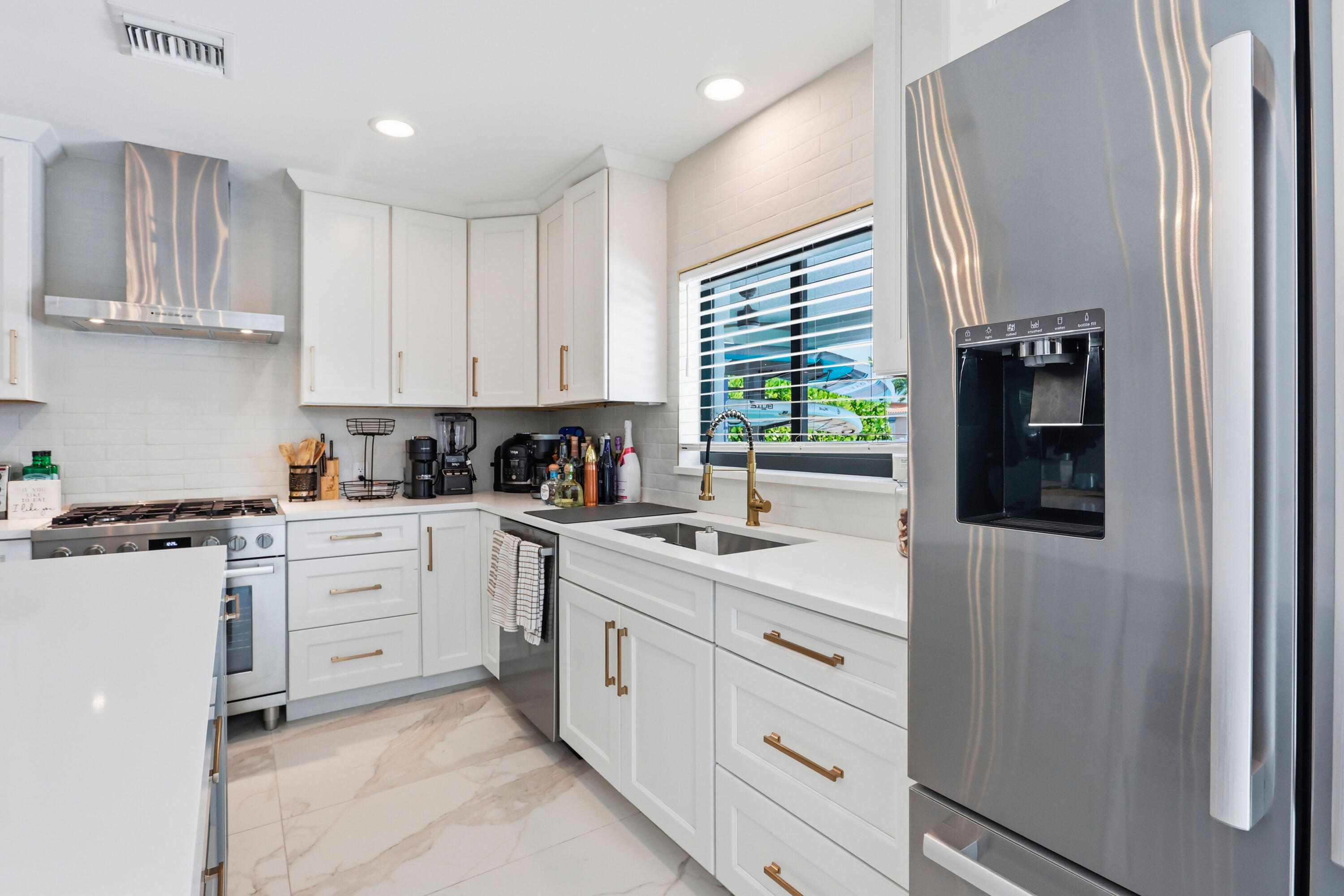2447 SE 10th Pompano Beach, FL 33062