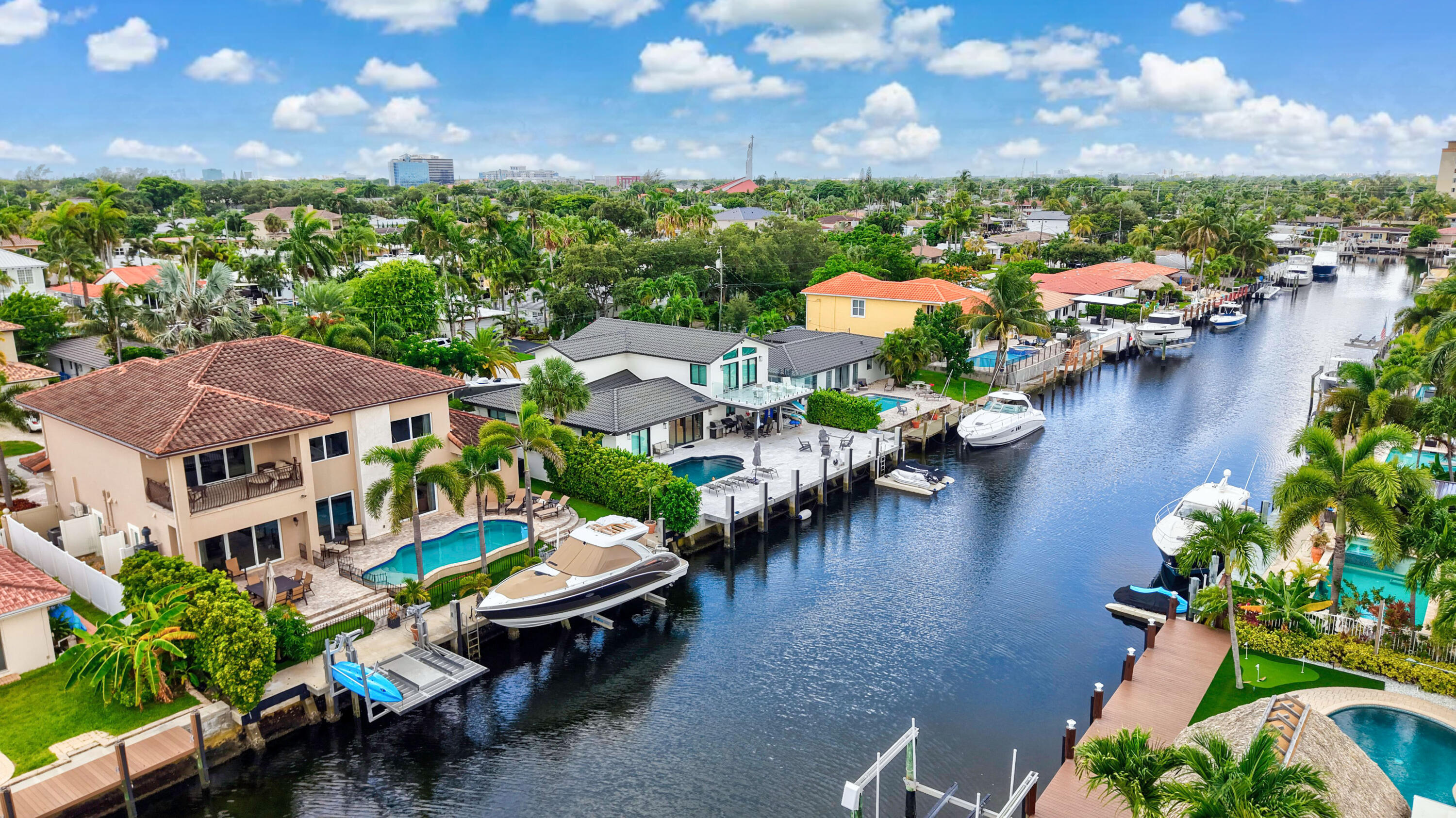 2447 SE 10th Pompano Beach, FL 33062