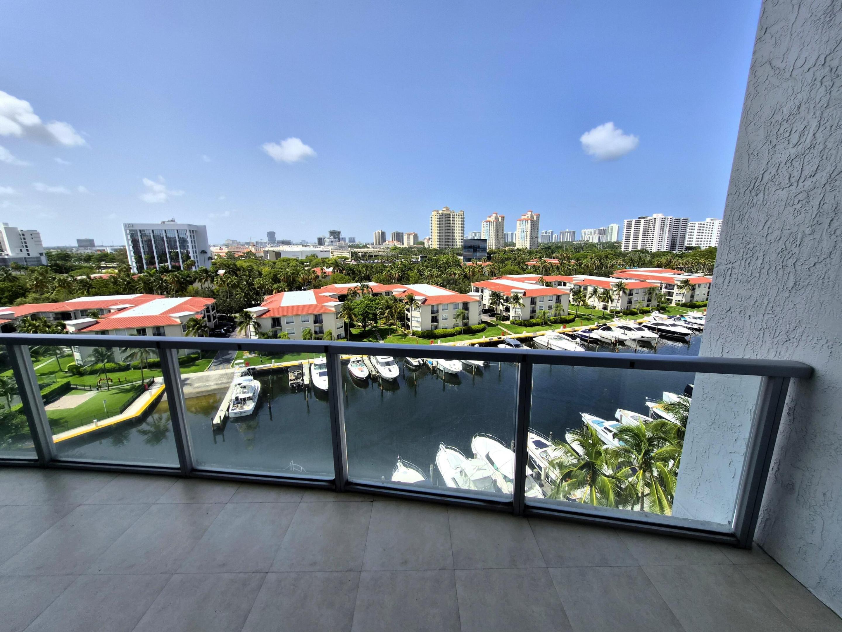 image Uptown Marina Lofts0