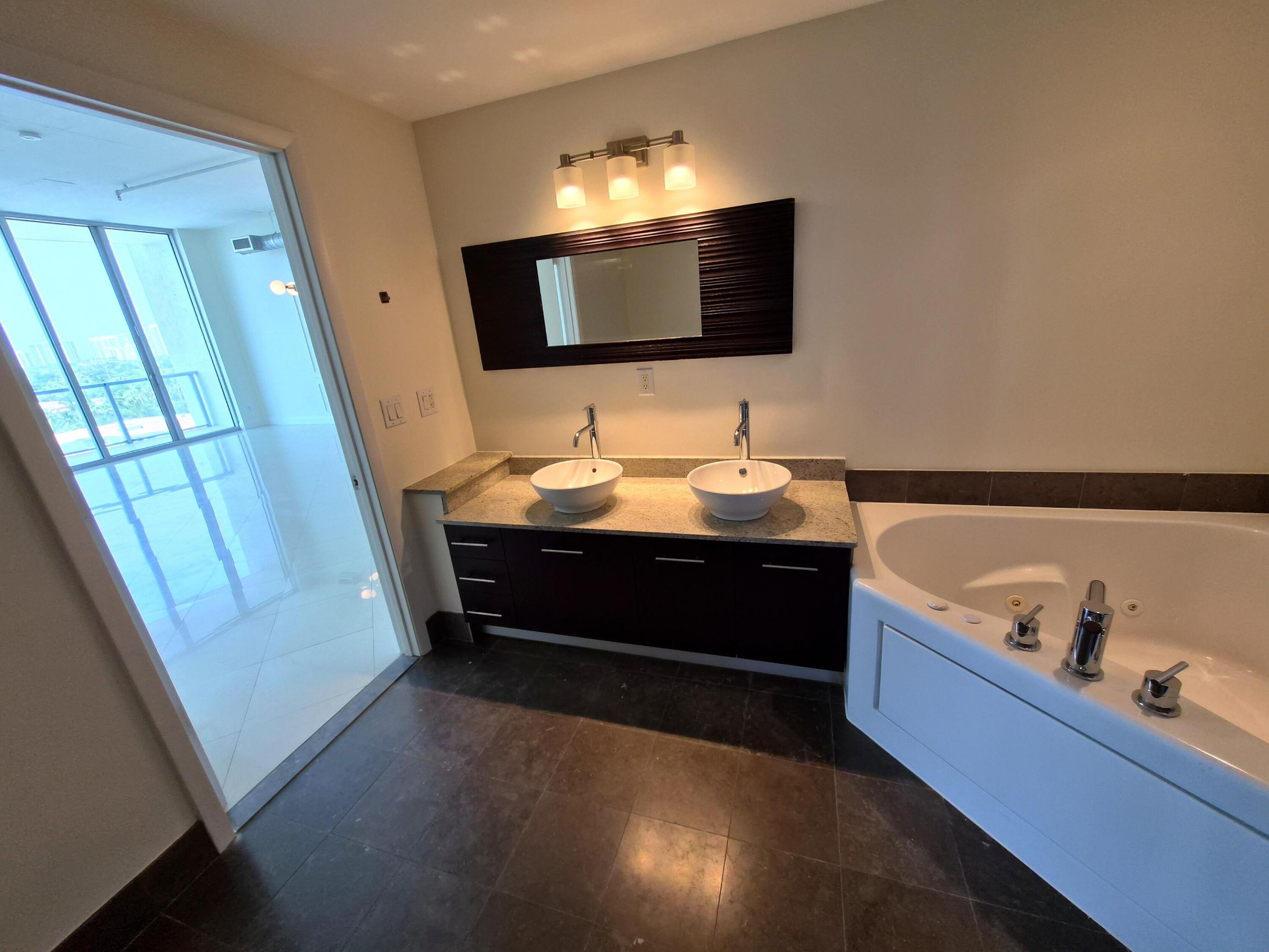 image Uptown Marina Lofts32