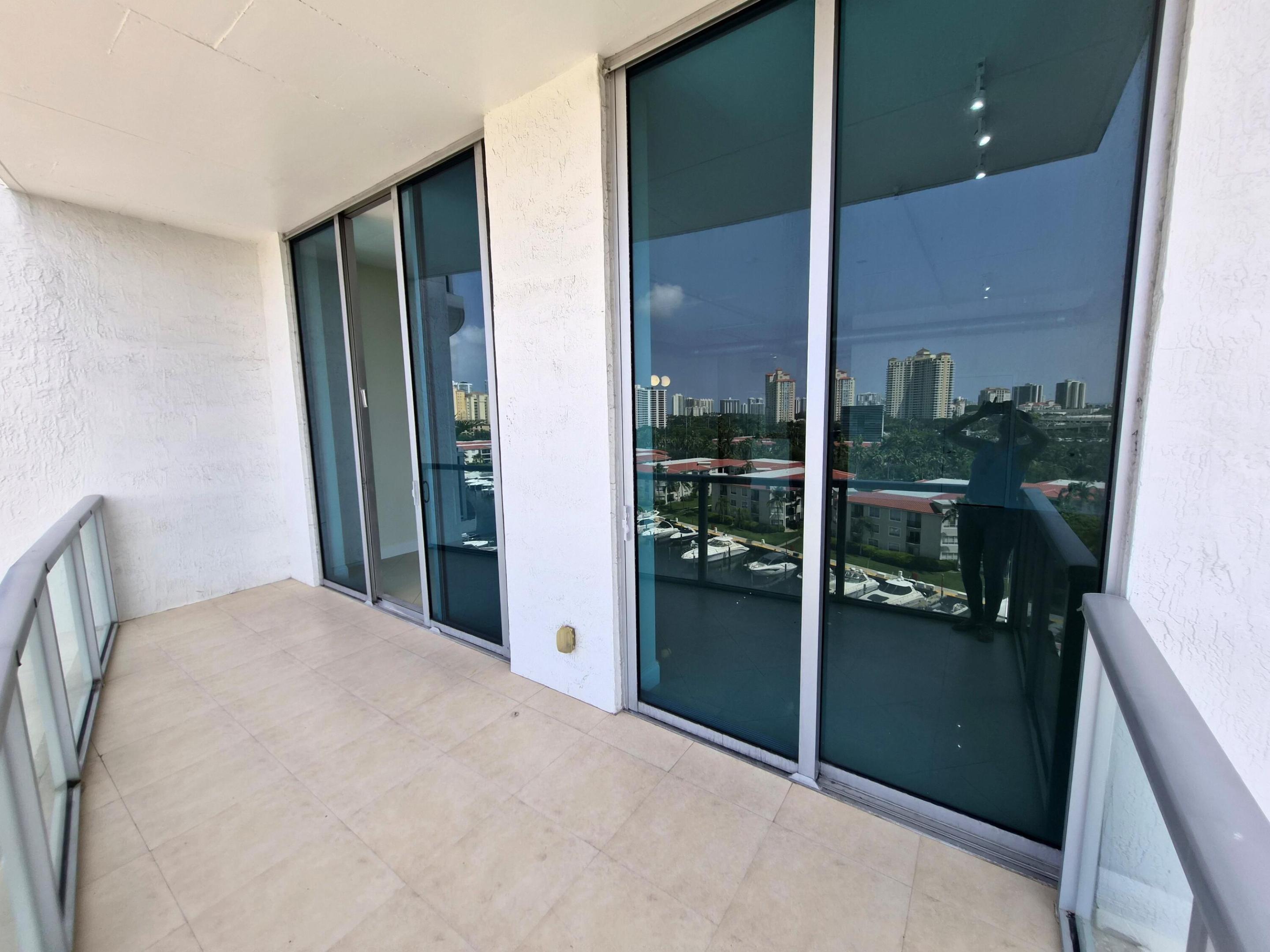 image Uptown Marina Lofts43