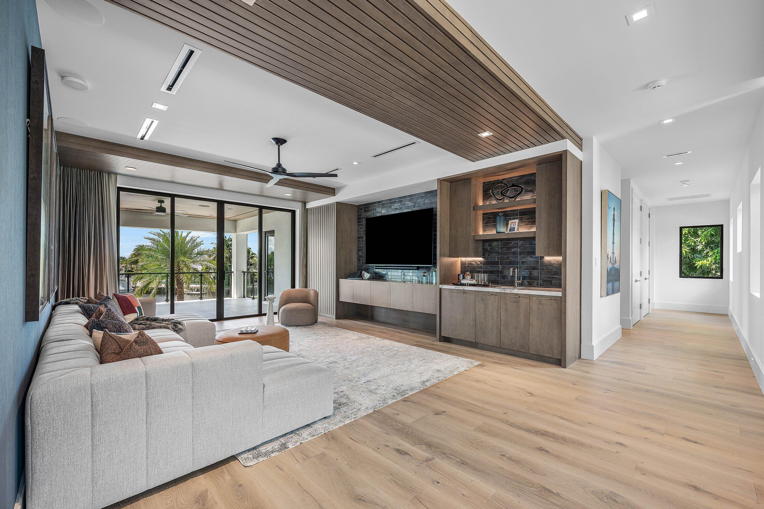 2961 NE 27th Ave Lighthouse Point, FL 33064