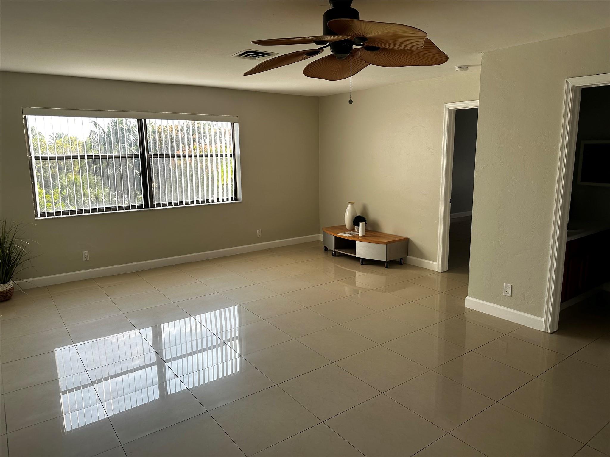 105 S Riverside Dr